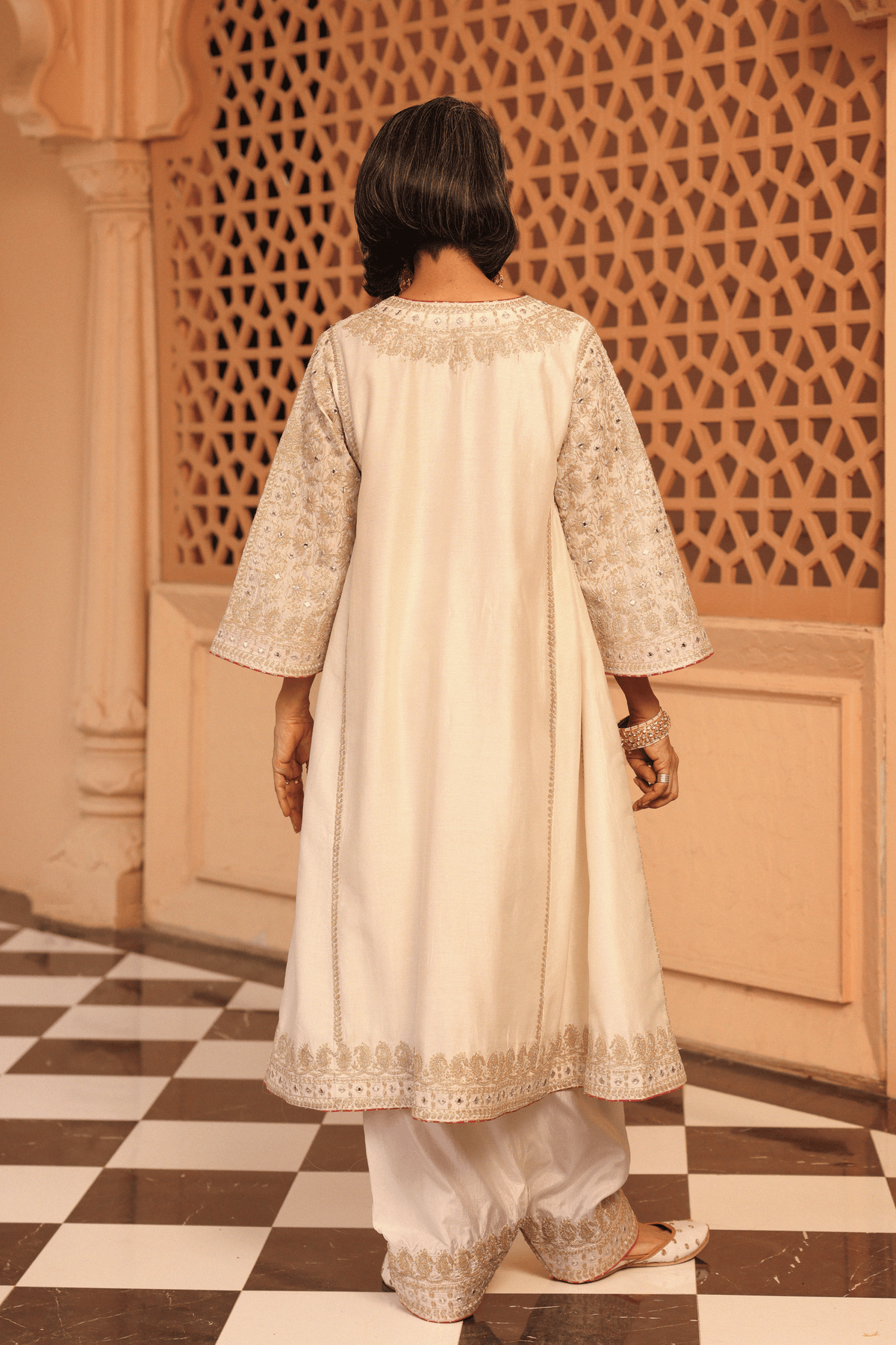 Ivory Chauga With Salwar And Odhni