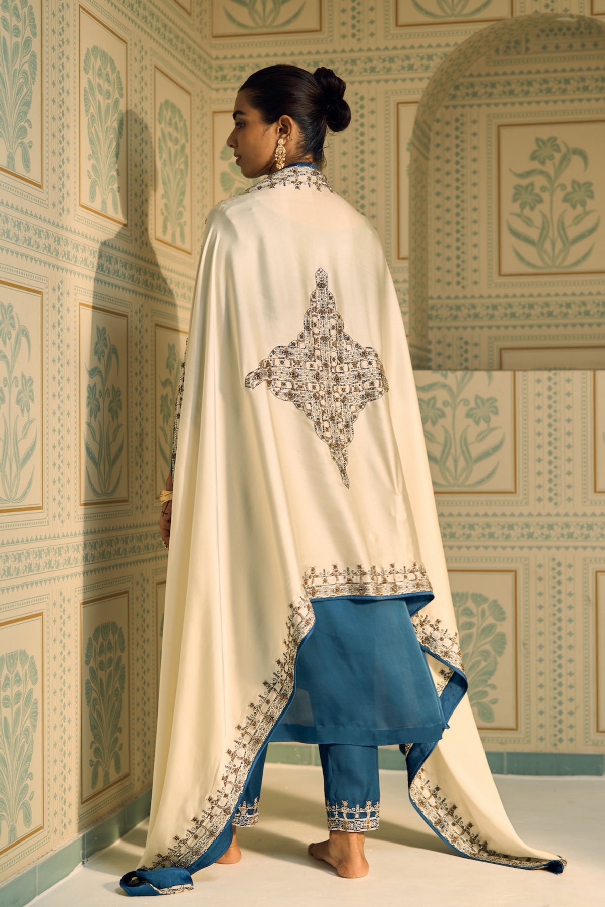 White Isha Dupatta