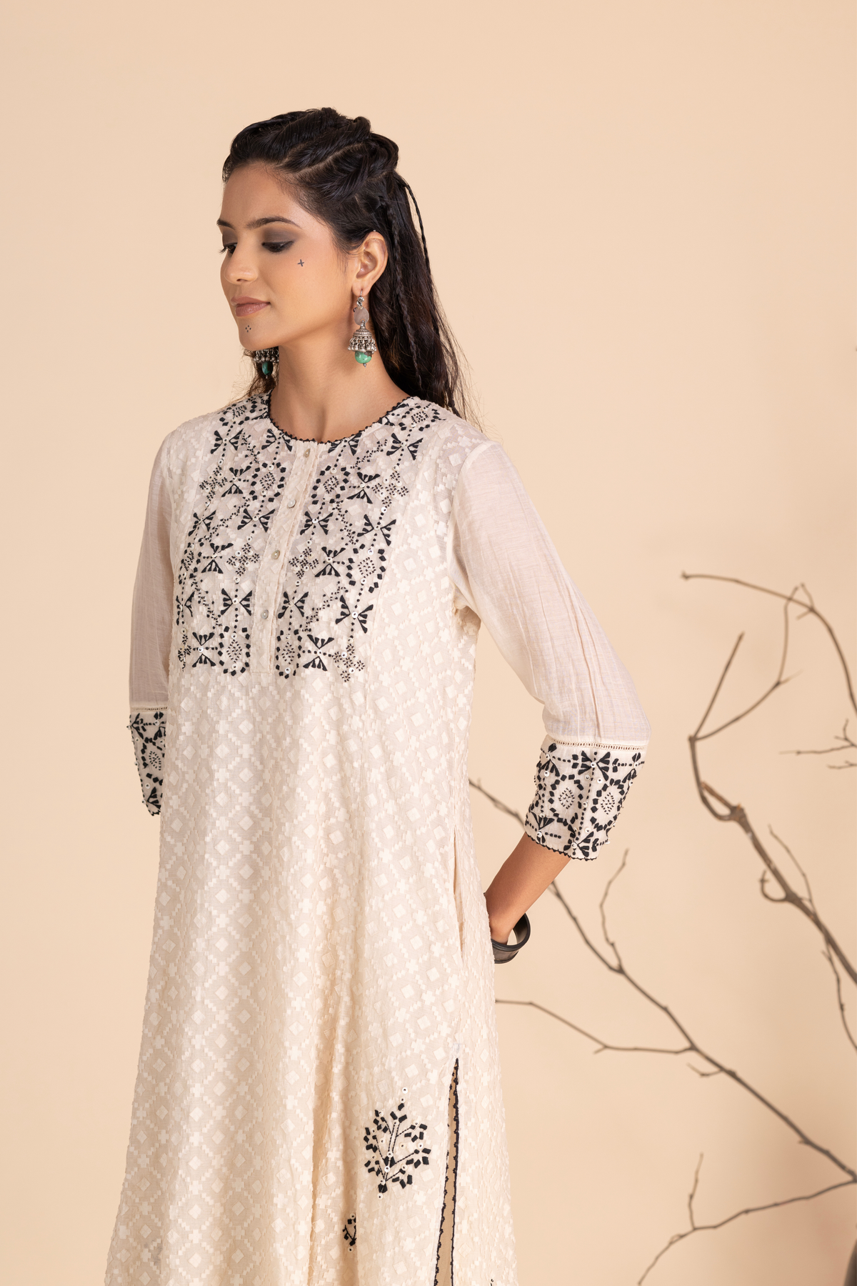 Hooghan White Tunic Set