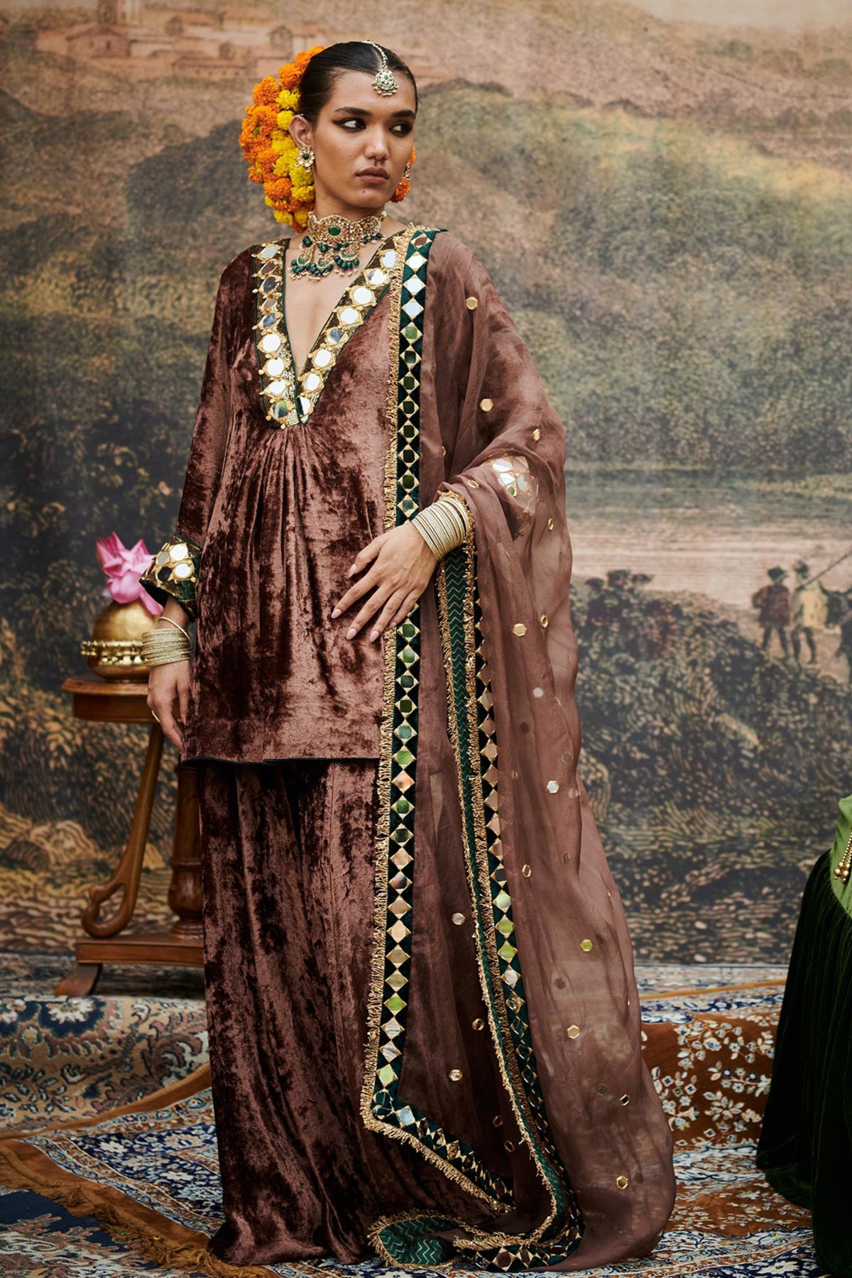 Makhmal Khayal Kurta Set