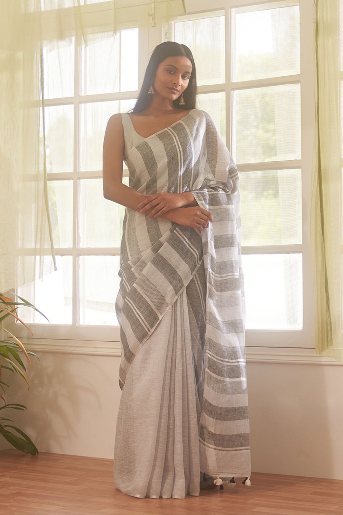 Druti Grey Saree