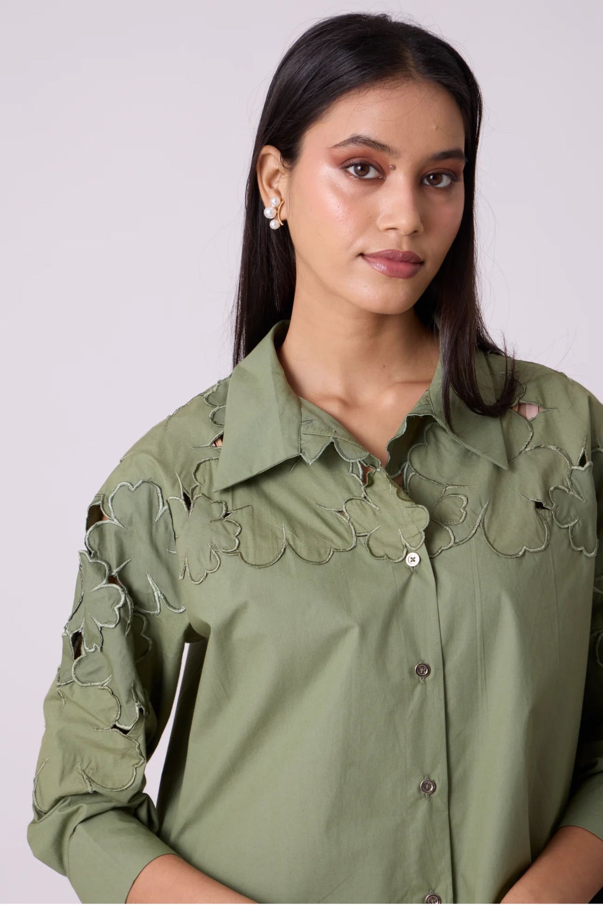 Amaryllis Applique Vine Green Shirt