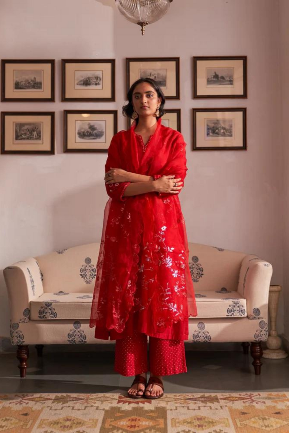 Laal Guchha Sitara Kurta Set