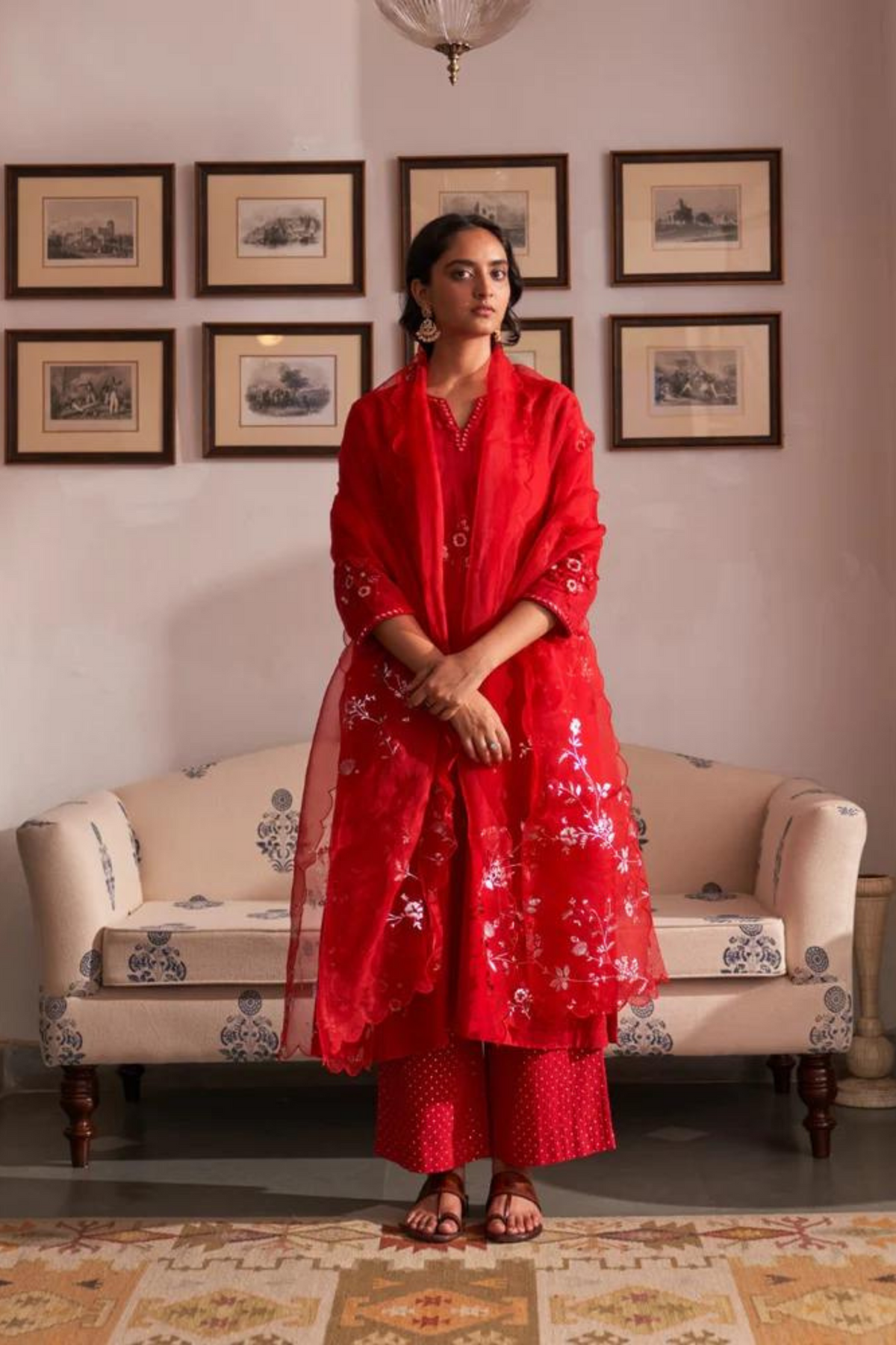 Laal Guchha Sitara Kurta Set