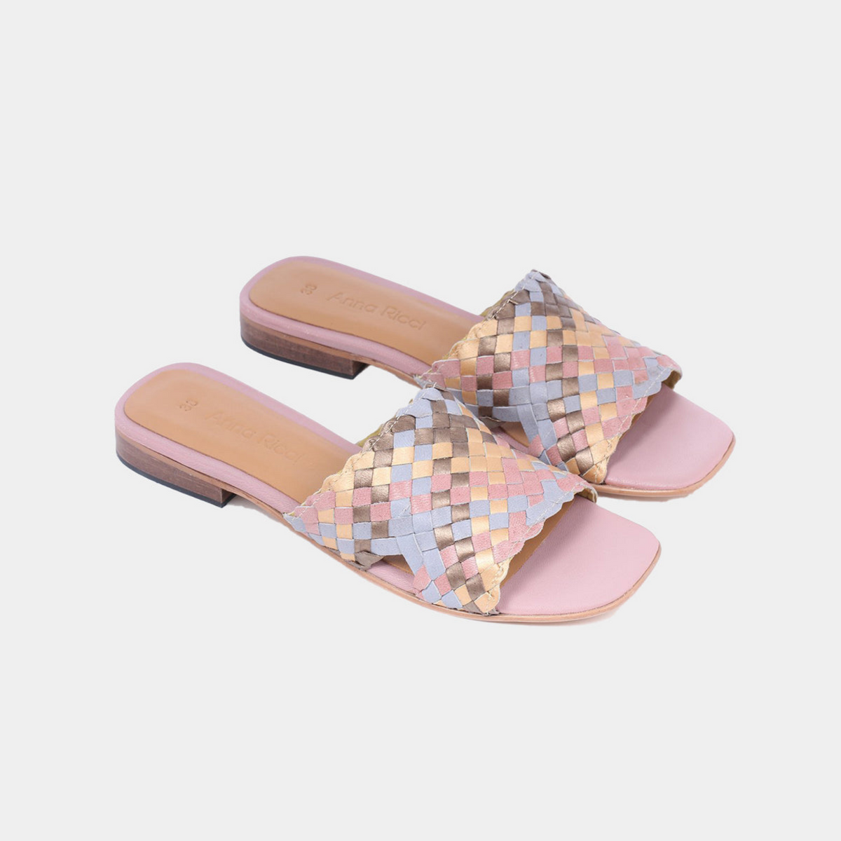 Elisa Flats