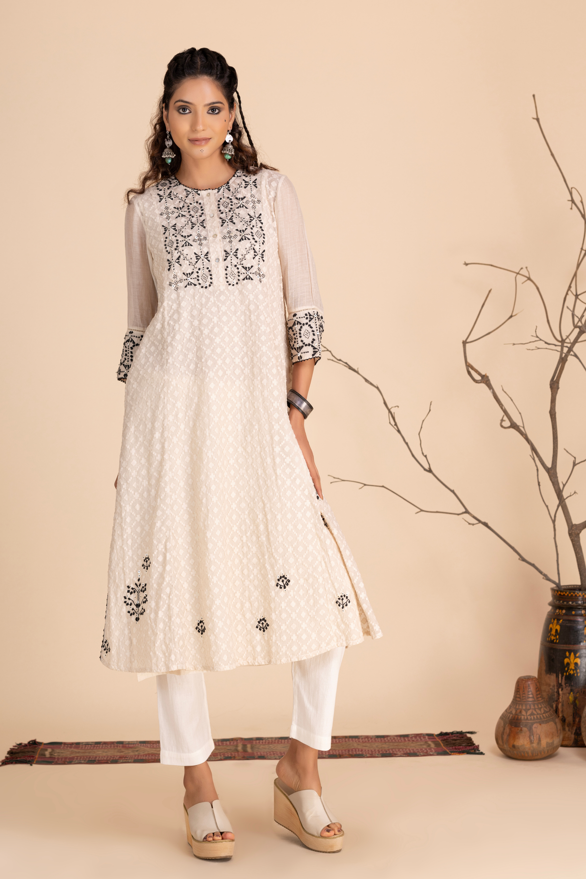 Hooghan White Tunic Set