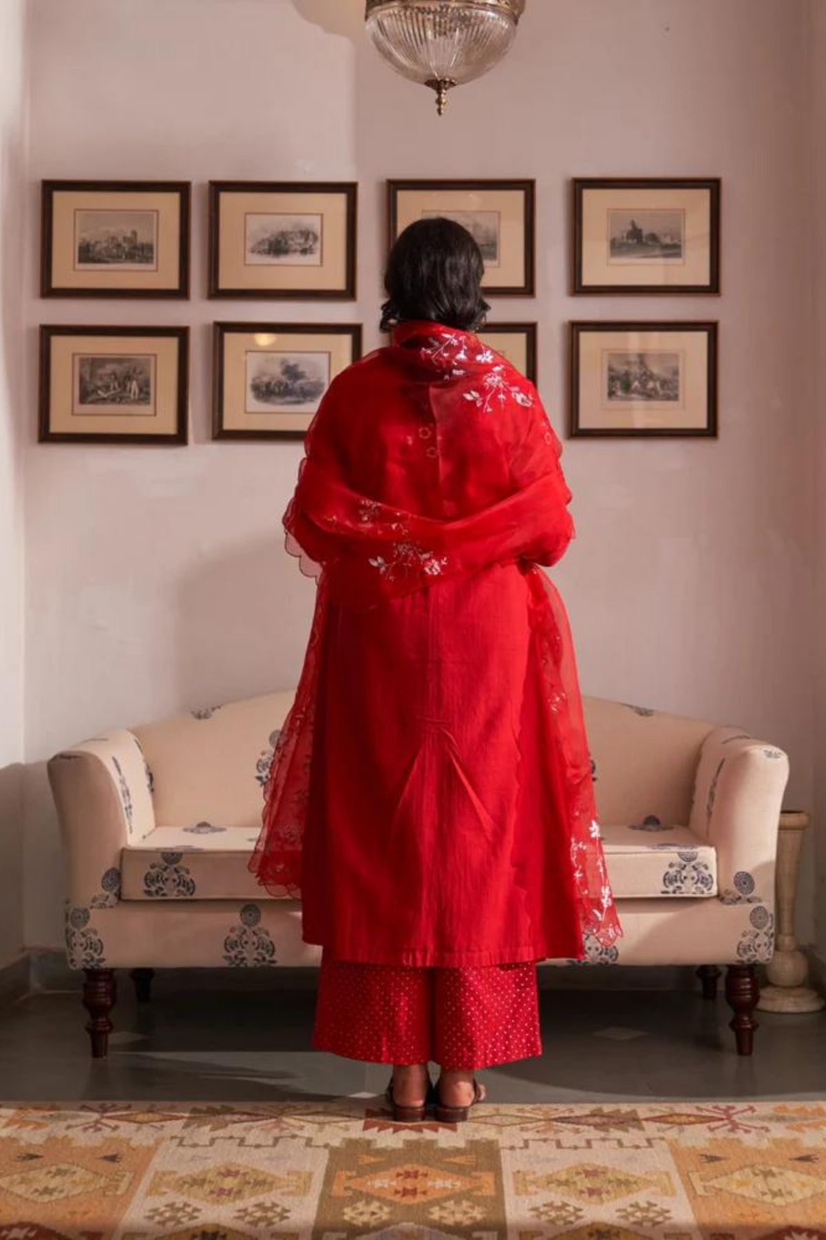 Laal Guchha Sitara Kurta Set