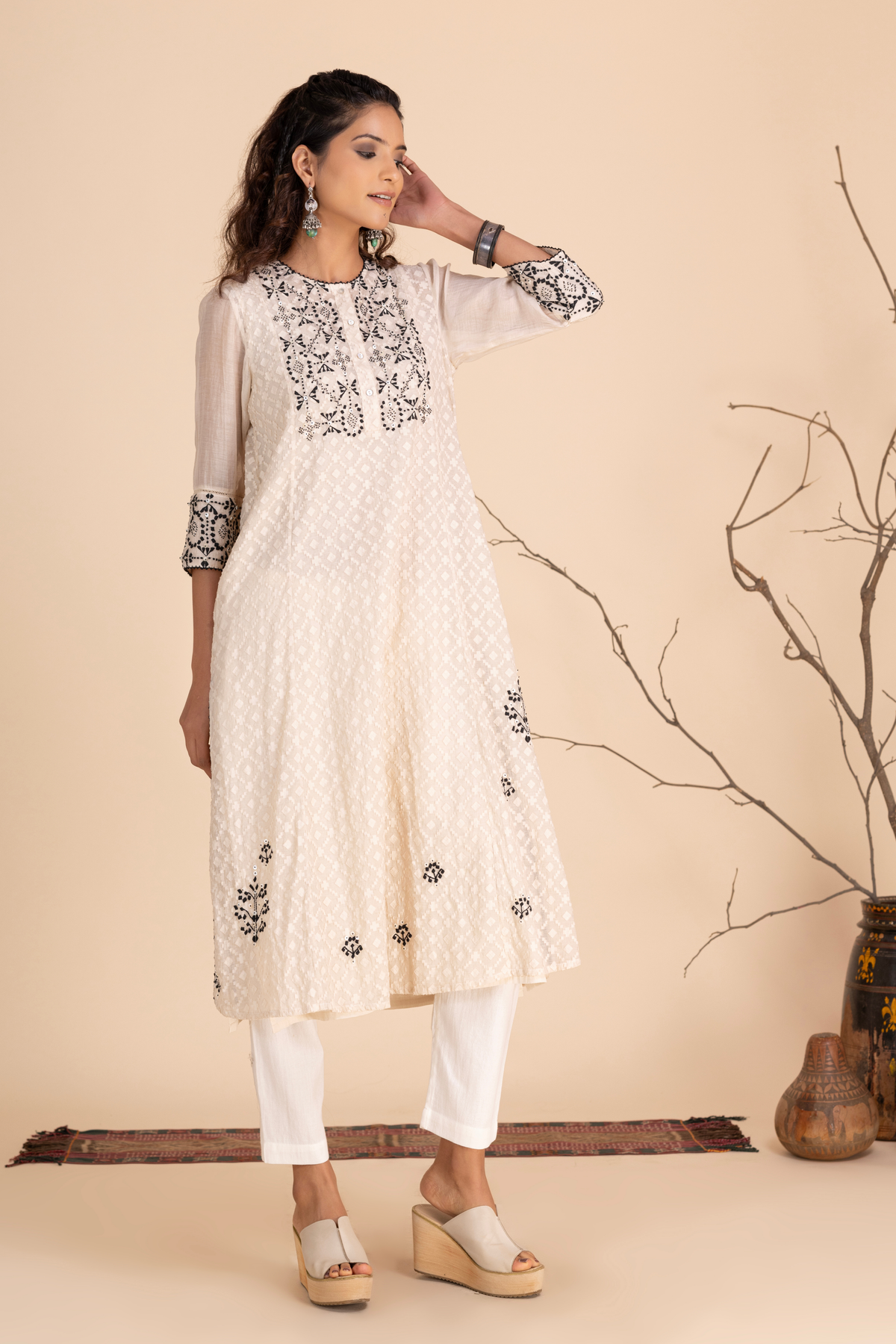 Hooghan White Tunic Set