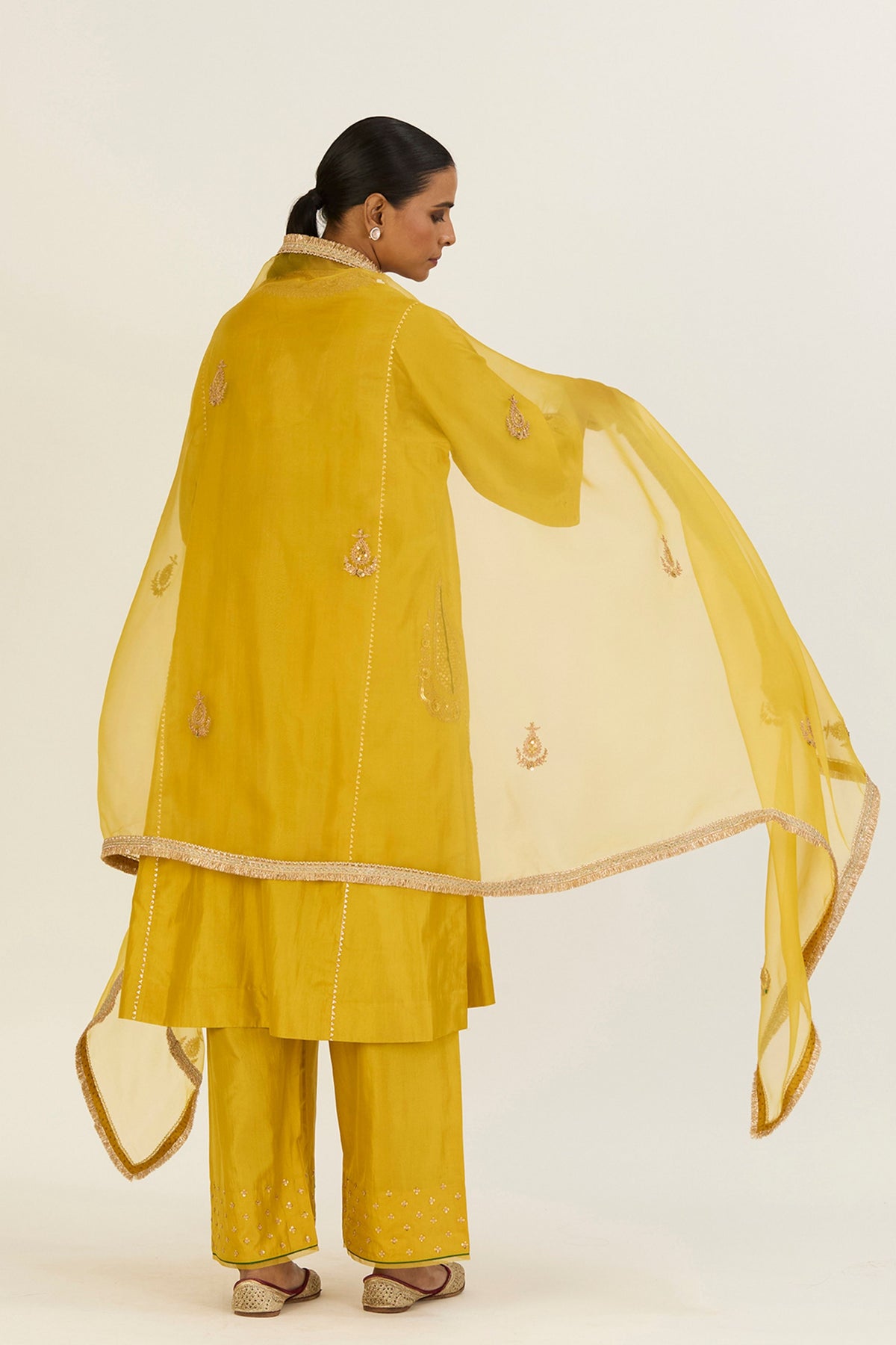 Aparna Gota Dupatta