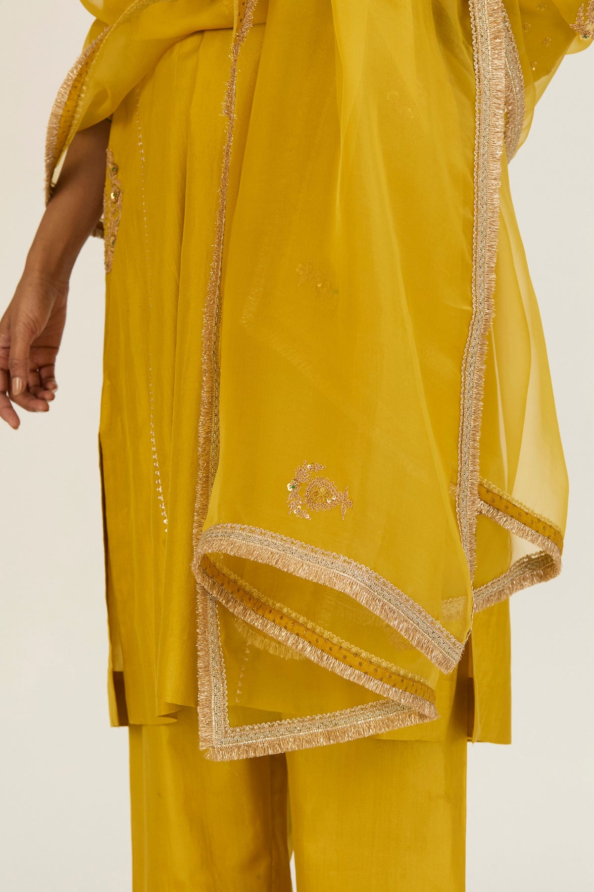 Aparna Gota Dupatta