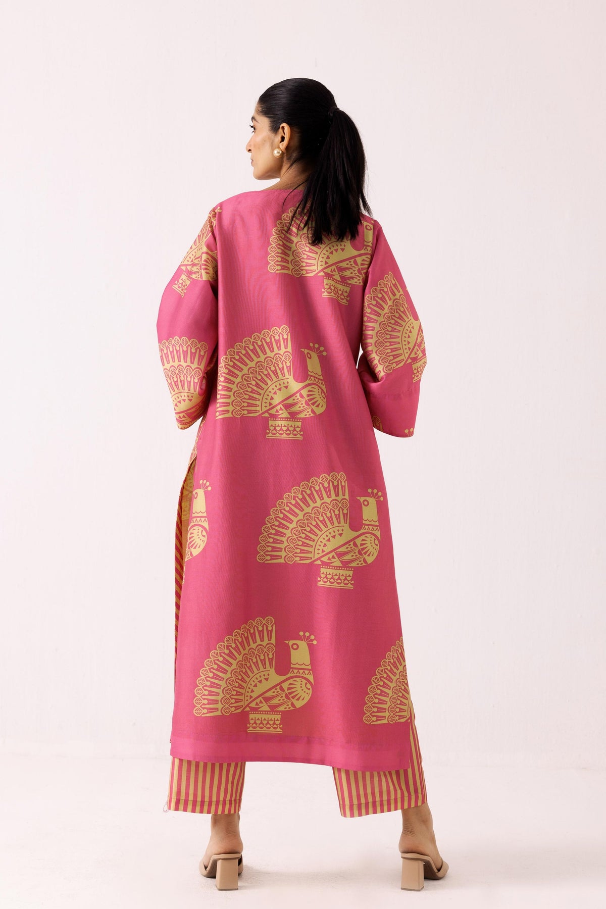 Mayuri Kurta in Coral