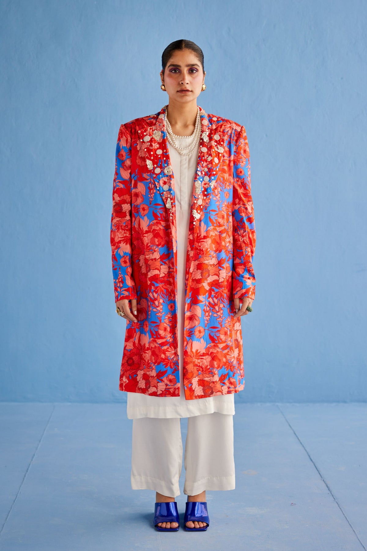 Embroidered Kurta Set With Coat