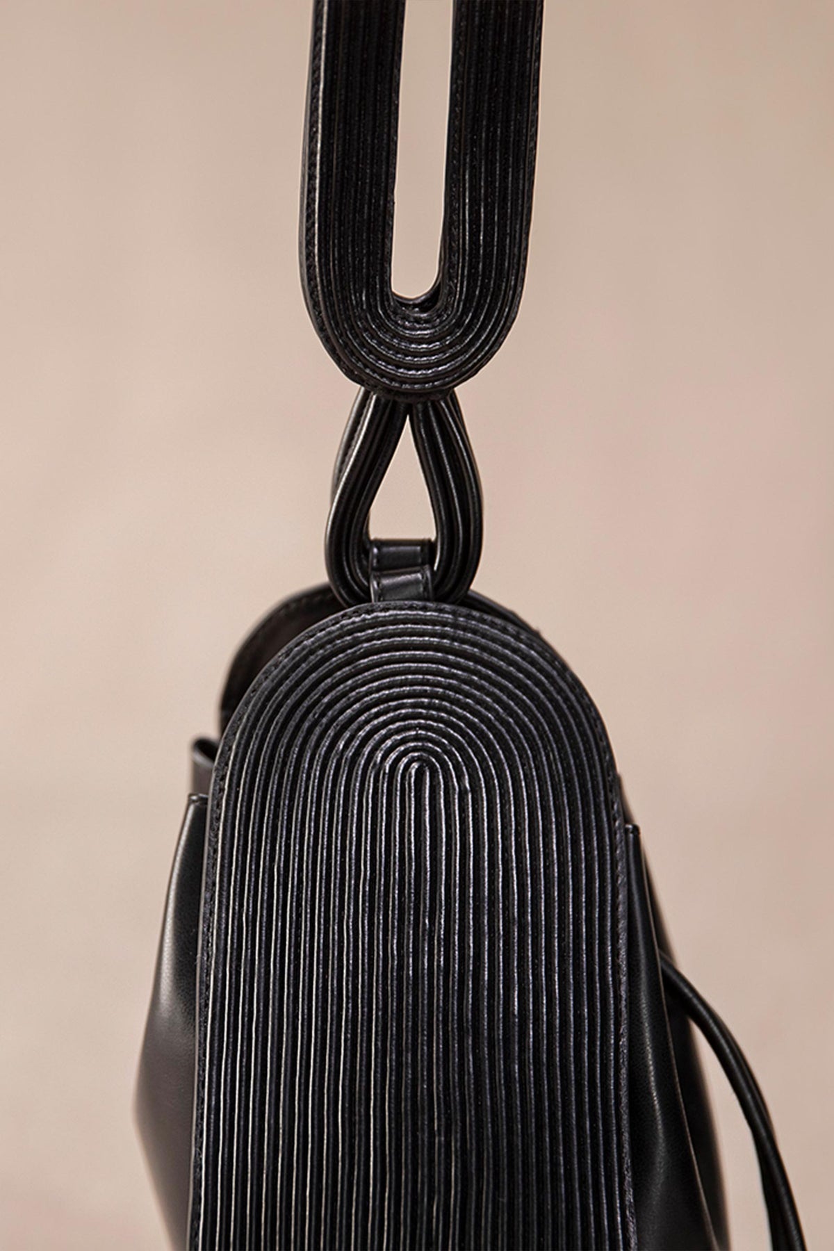 Black mahra bucket bag