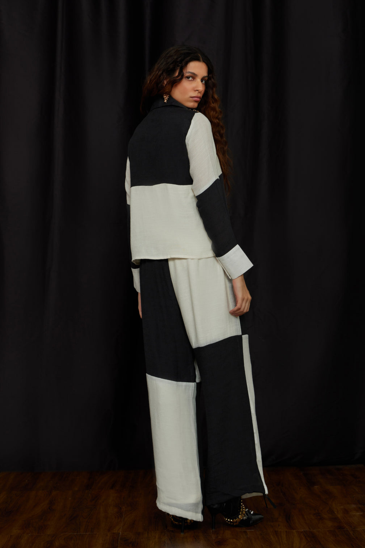 Black &amp; White Panelled Set