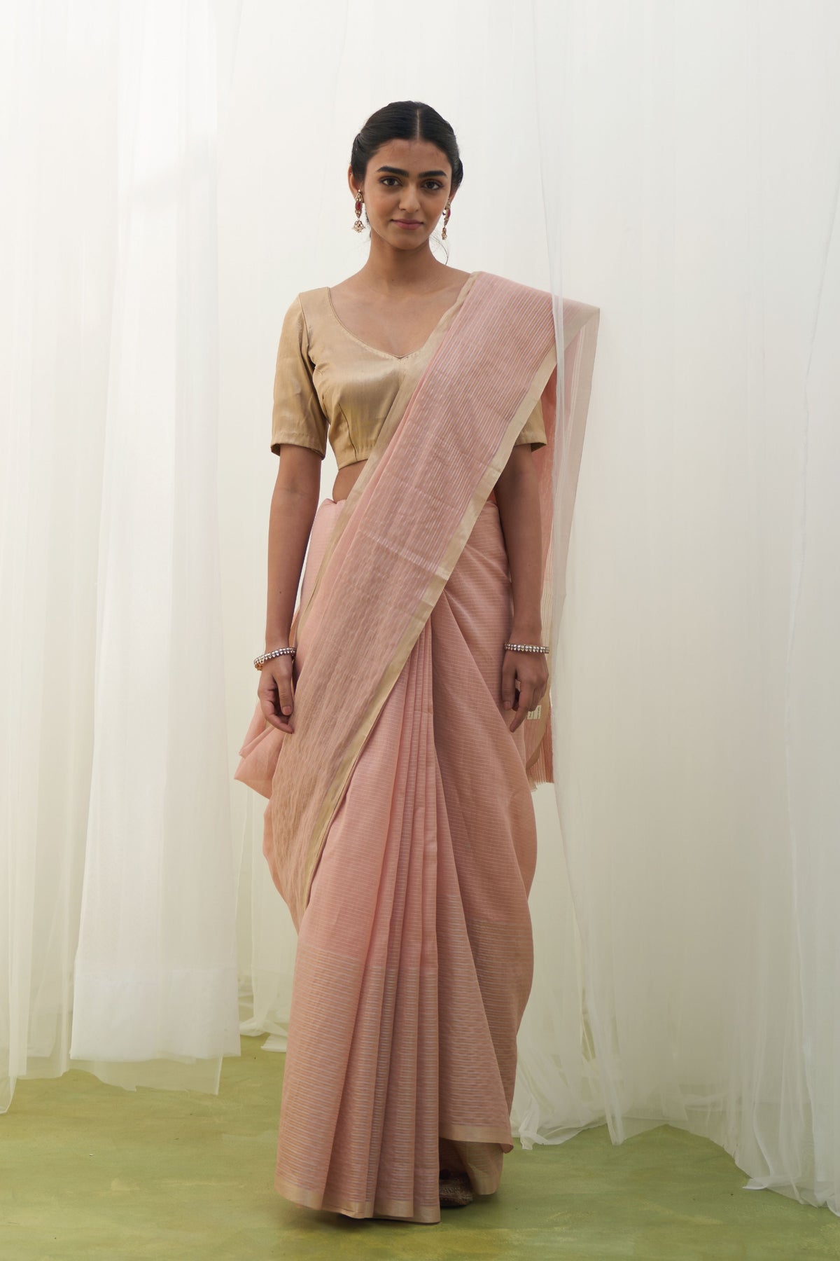 Nirvi Peach Saree