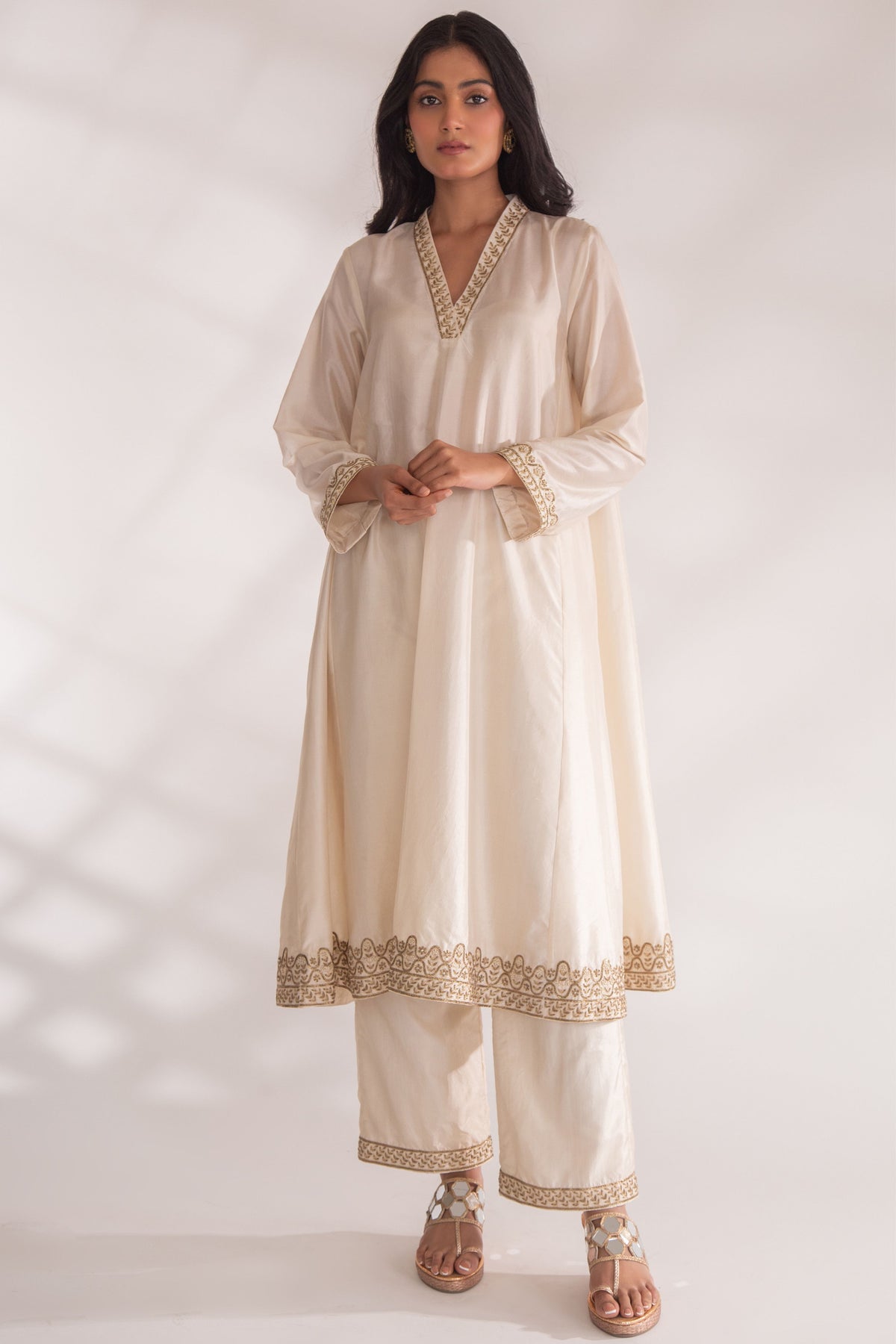 Ivory Dhriti Kurta Set