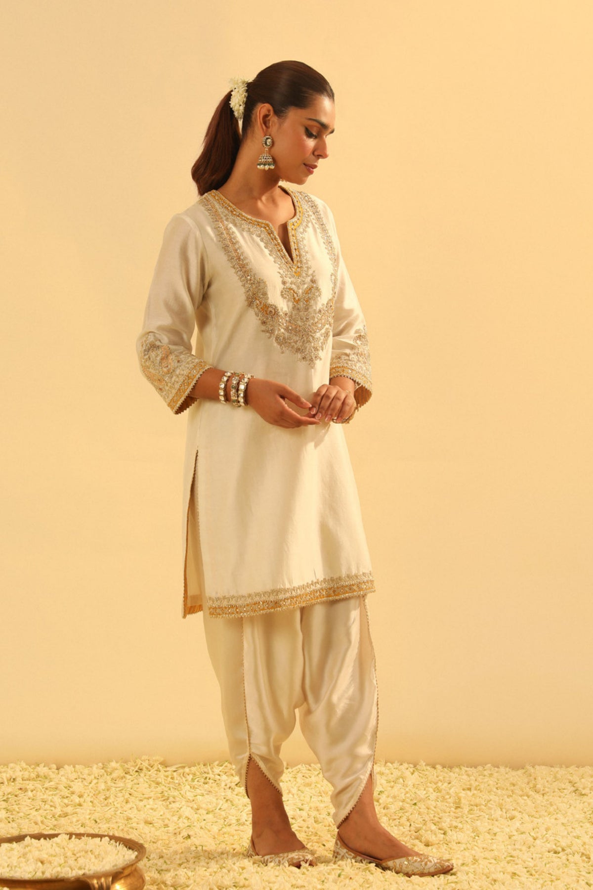 Aashna - Short Ivory Kurta With Dhoti