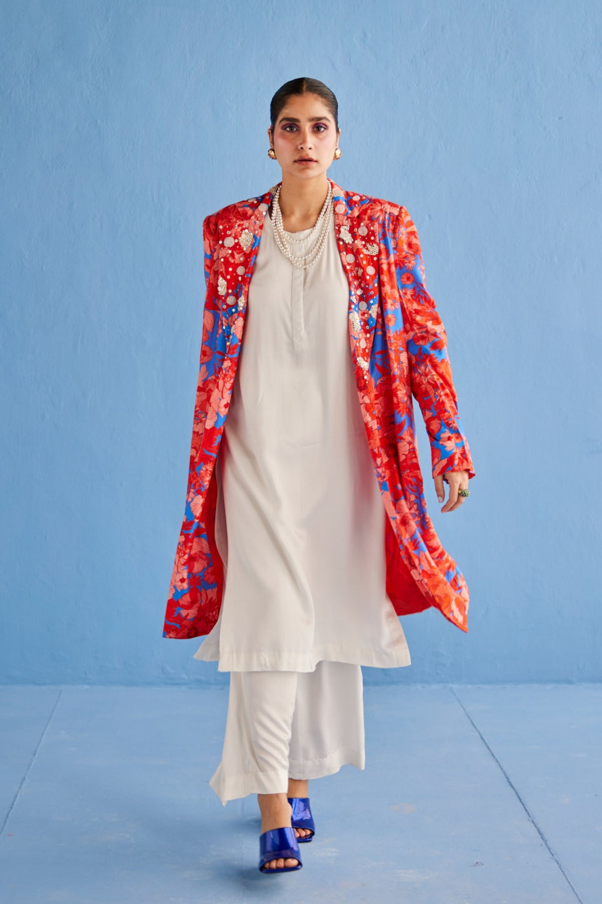 Embroidered Kurta Set With Coat