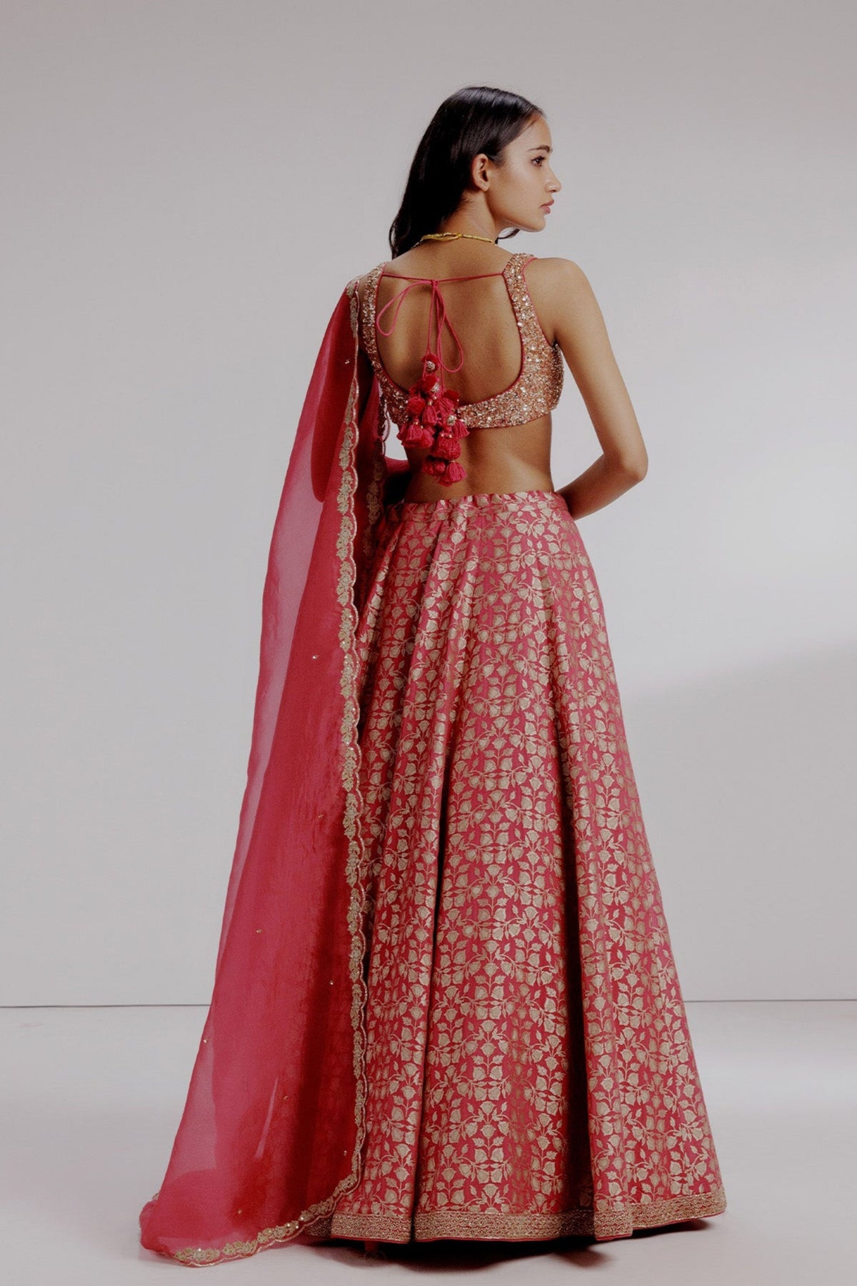 Tapeta Lehenga Set