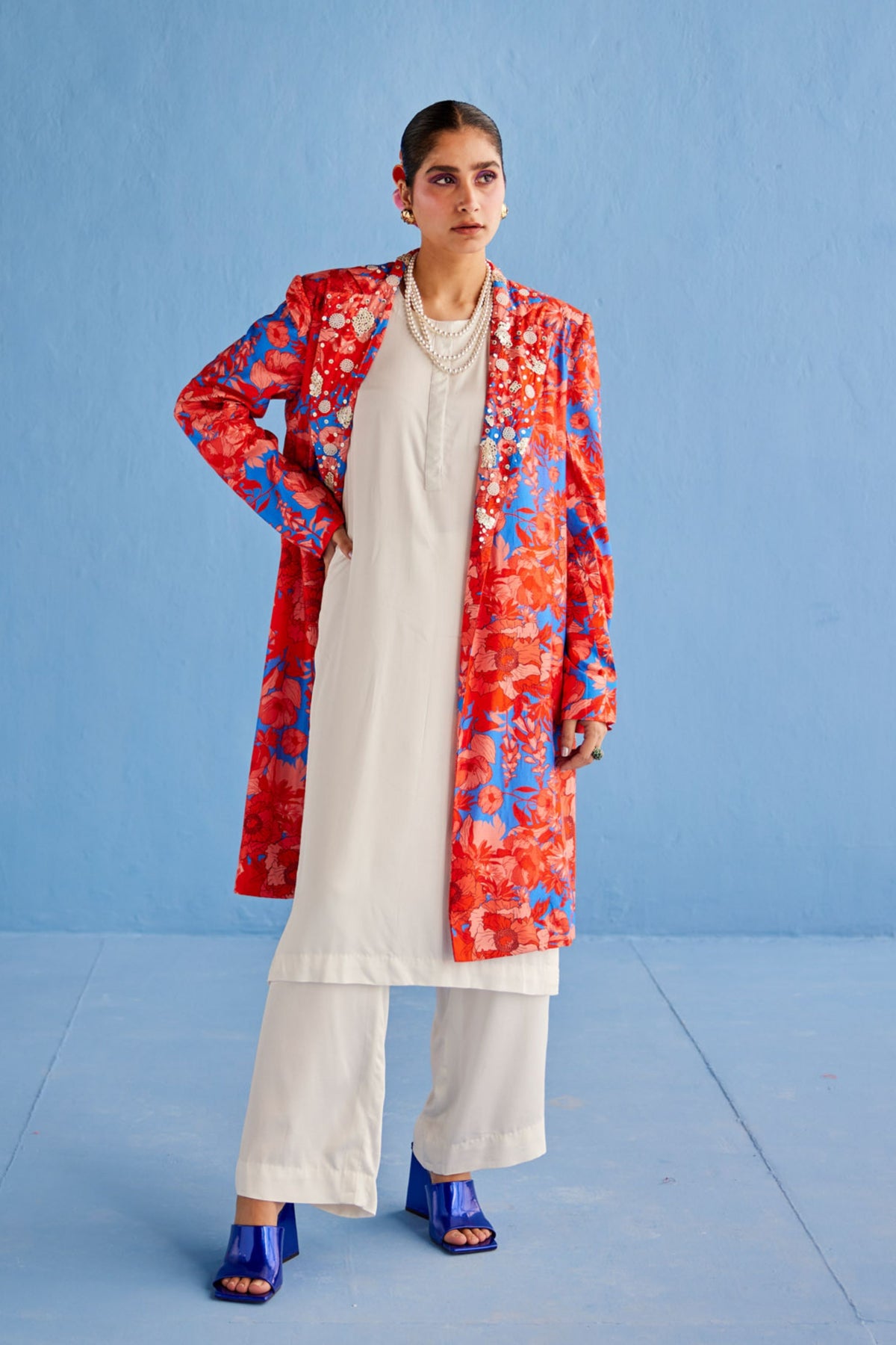 Embroidered Kurta Set With Coat