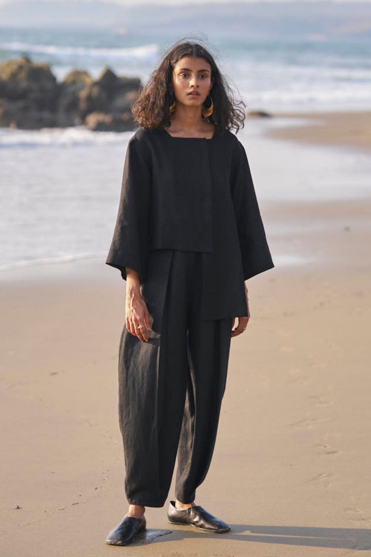 Inverted Pleat Linen Pant