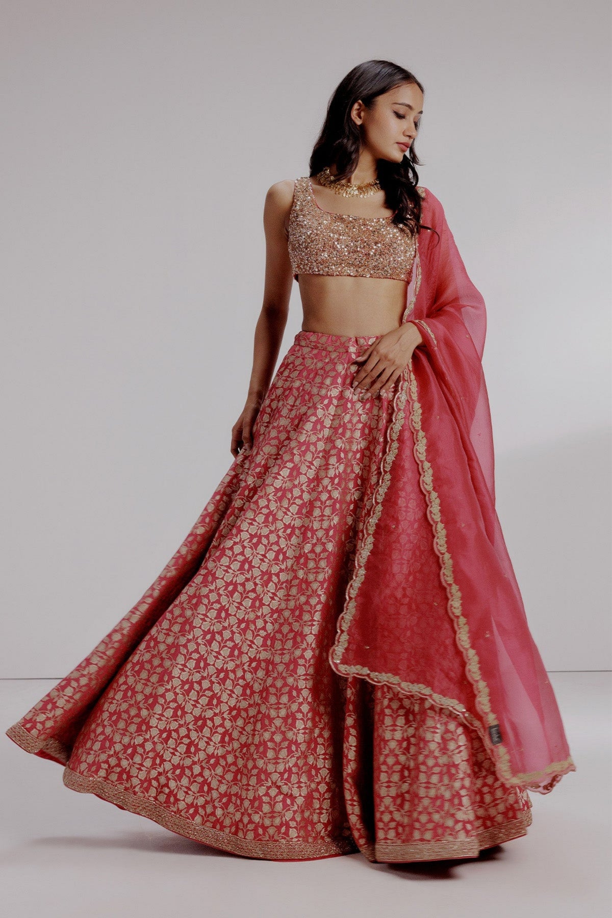 Tapeta Lehenga Set