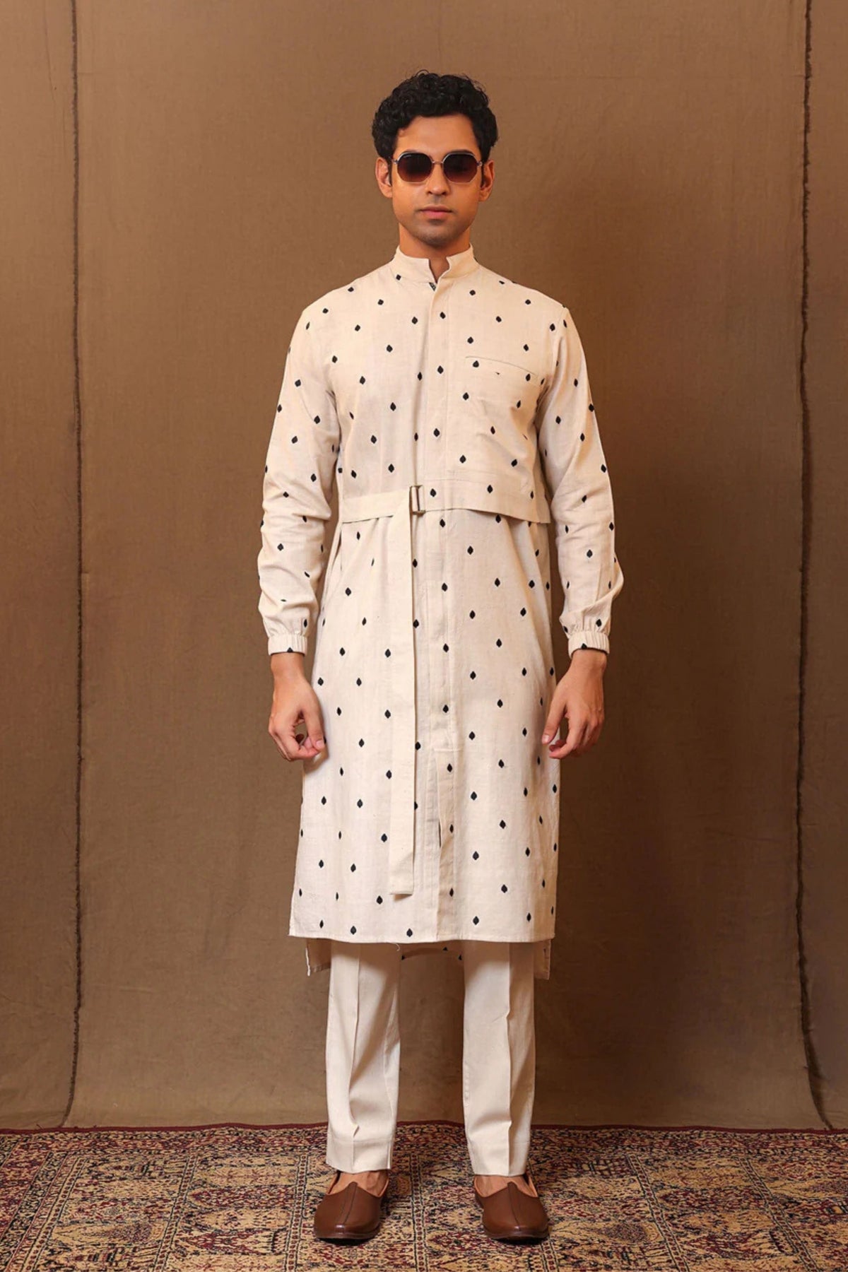 Off-White Spade Belted Kurta Set