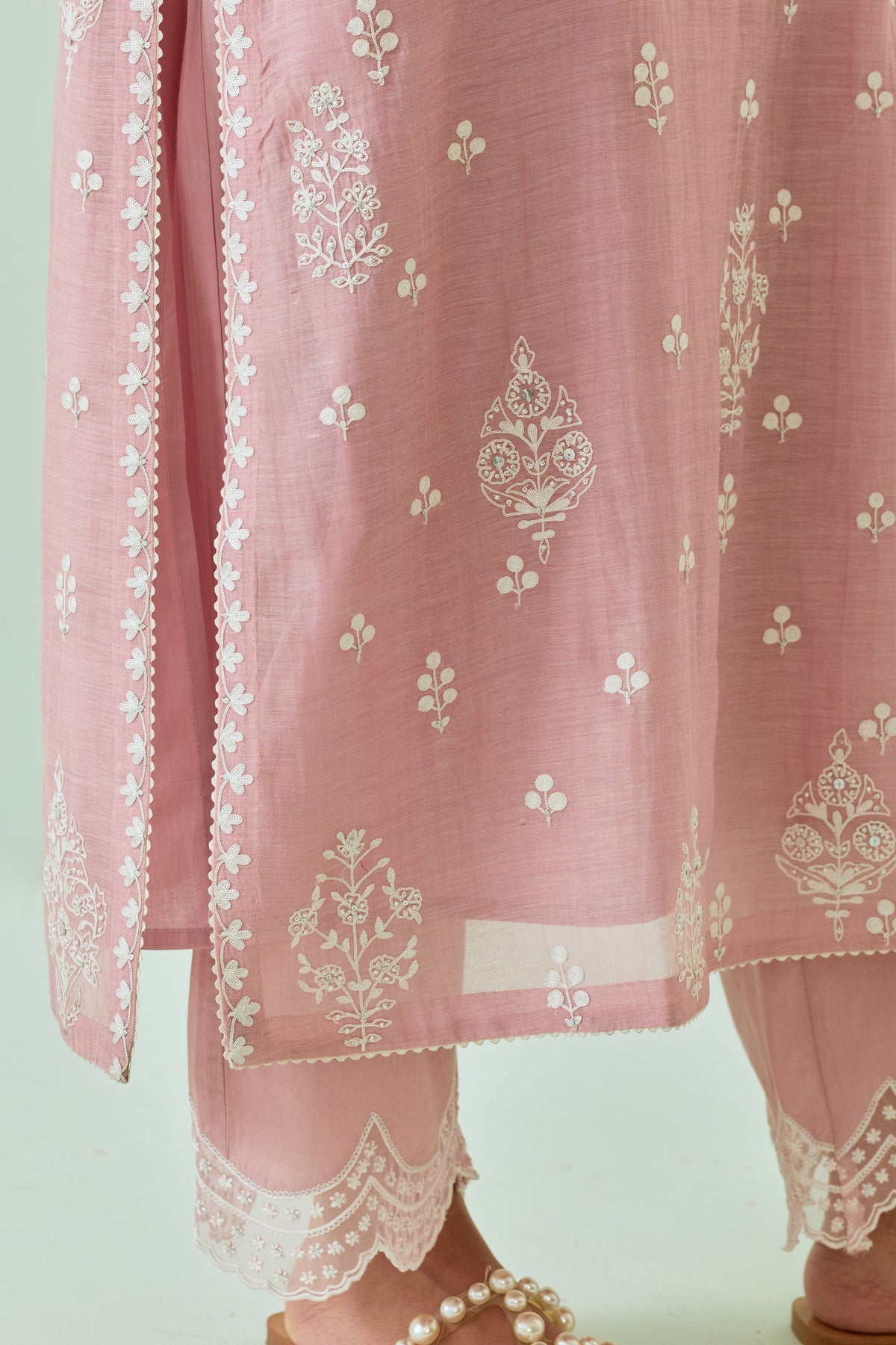 Pink Scalloped Embroidery Kurta Set