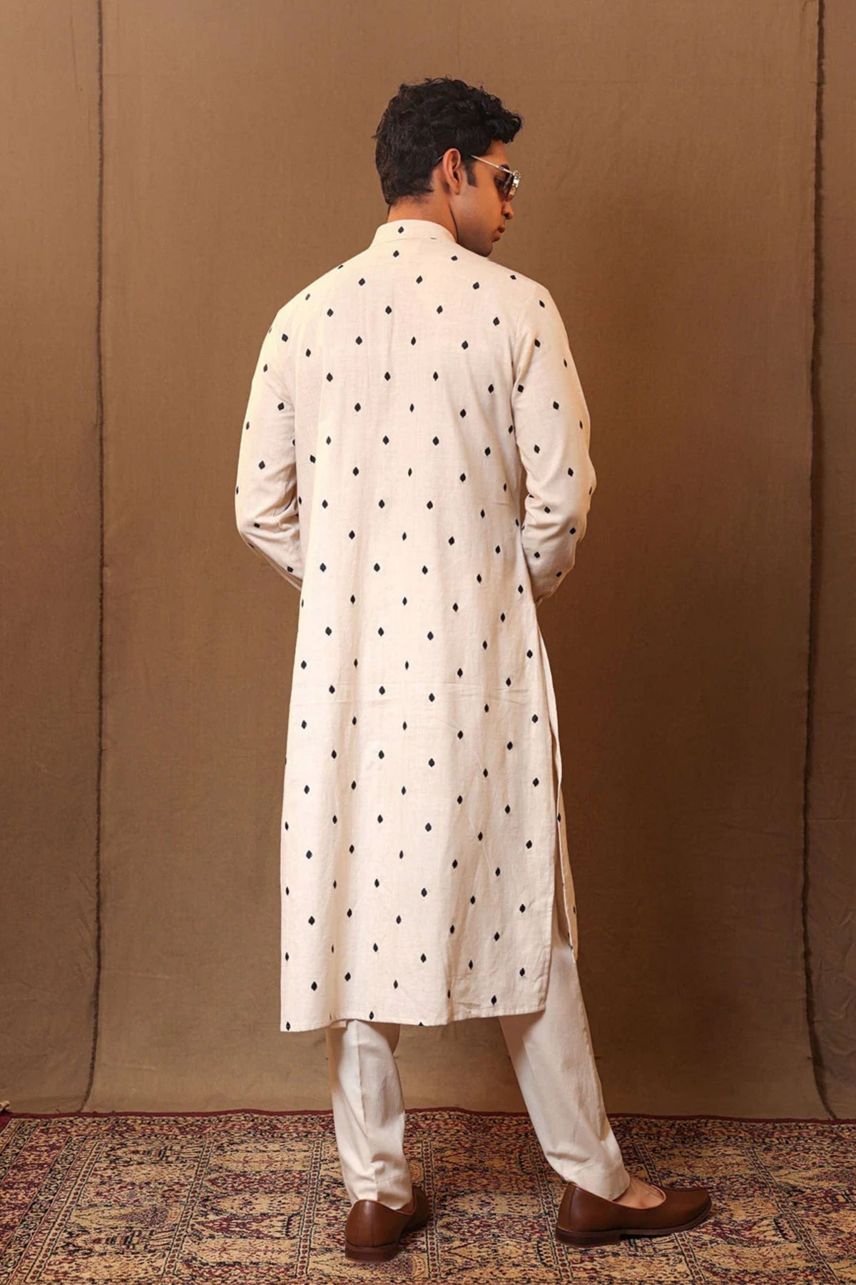 Off-White Spade Belted Kurta Set