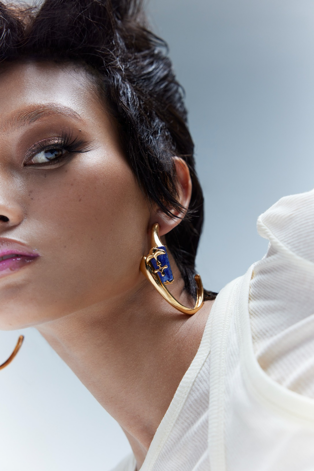 The Lazuli Sculpt Hoop Earrings