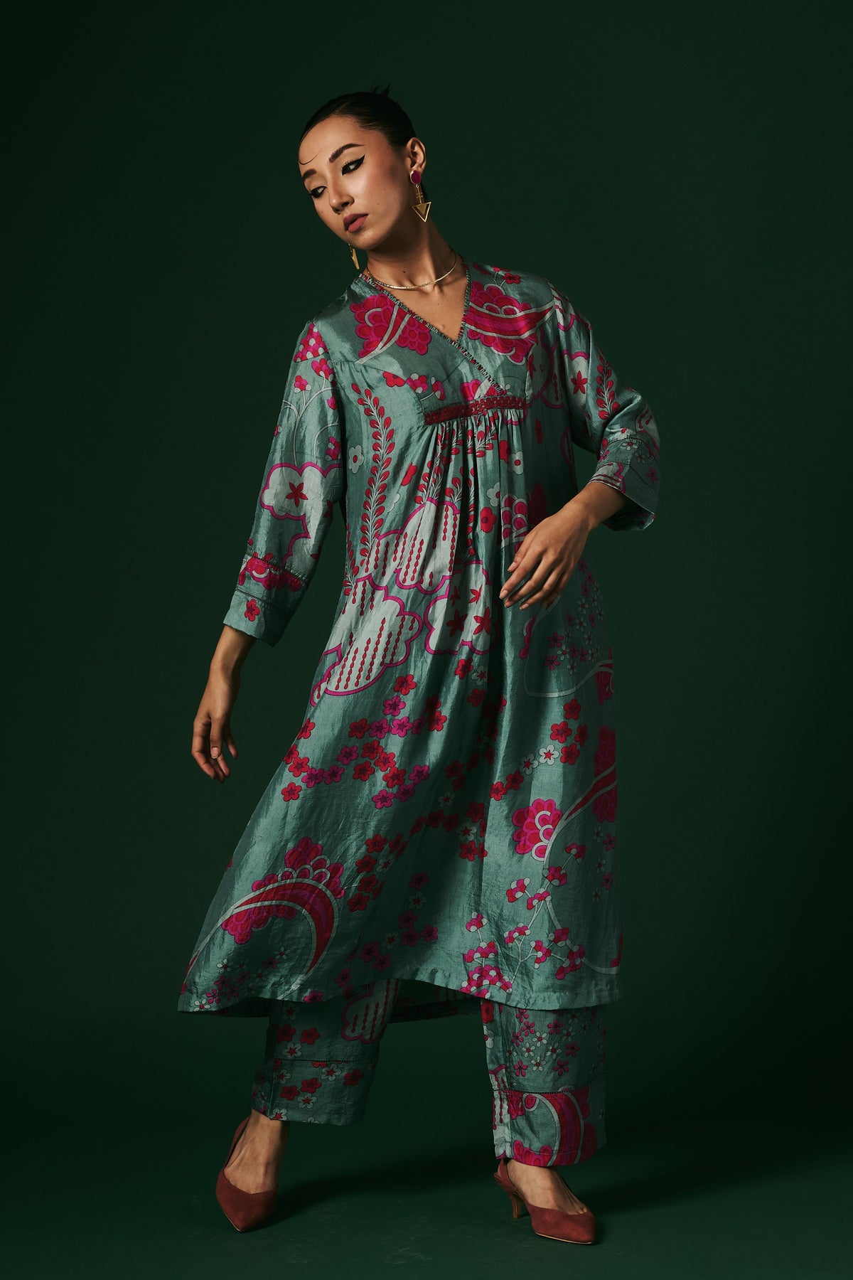 V-neck Kurta Set