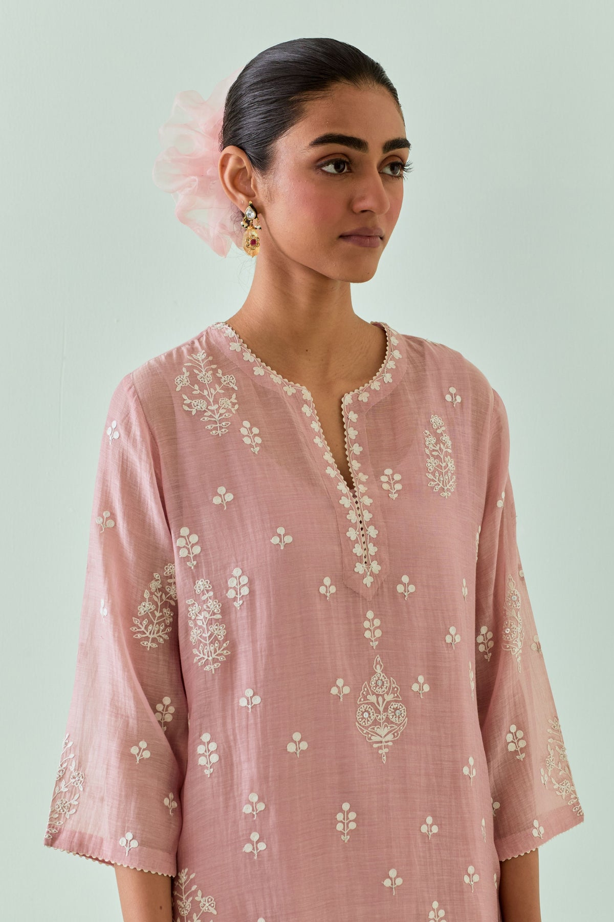 Pink Scalloped Embroidery Kurta Set