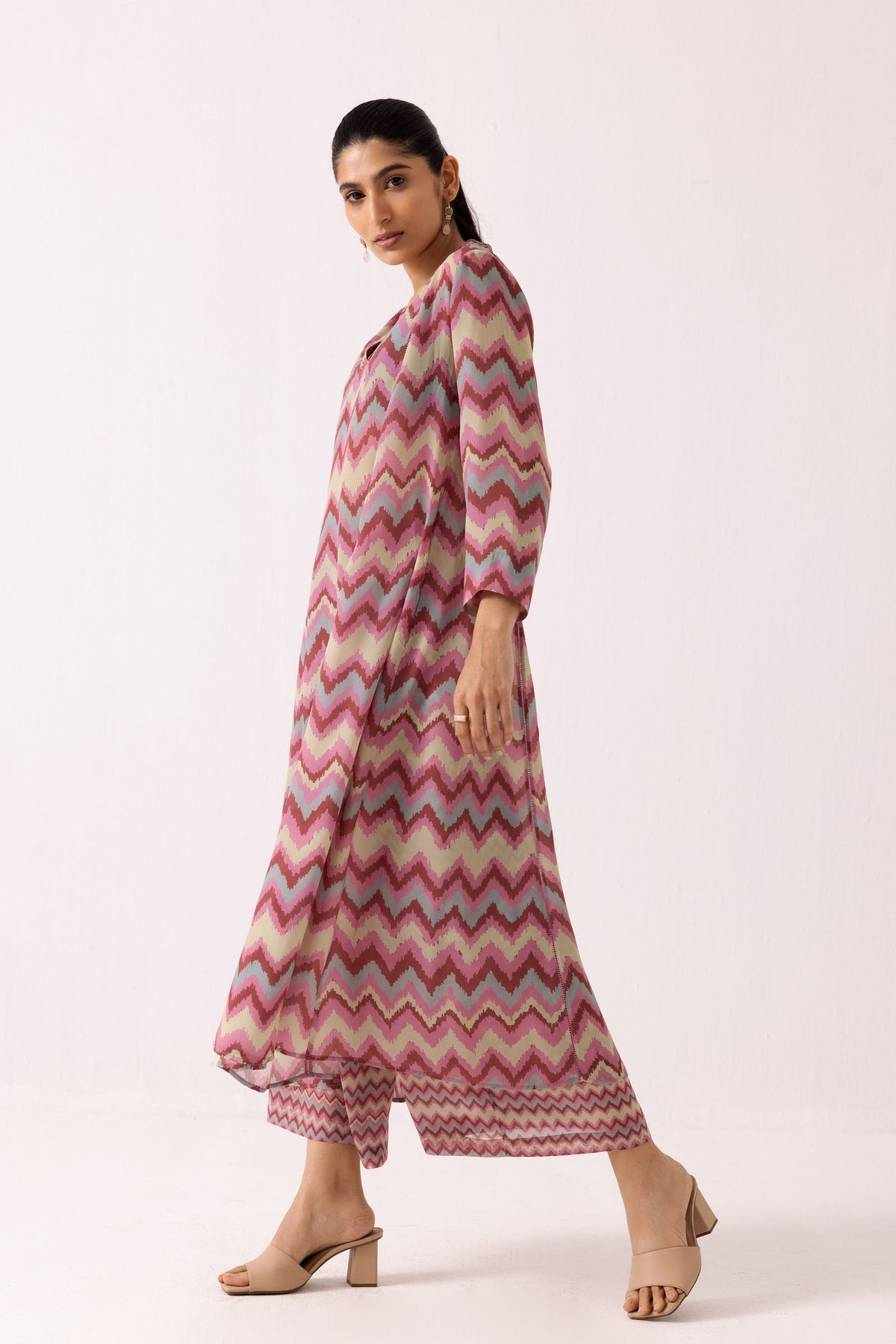 Thea Chevron Kurta in Pink