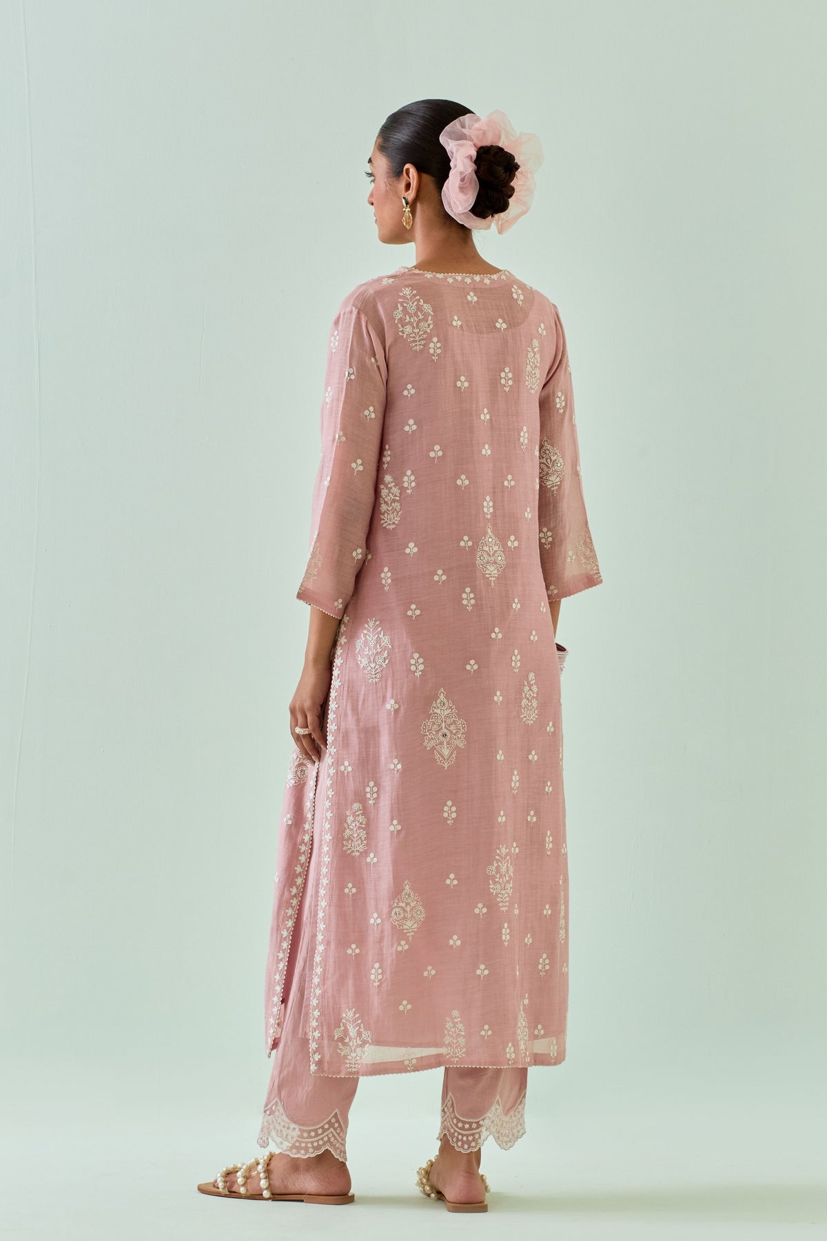 Pink Scalloped Embroidery Kurta Set