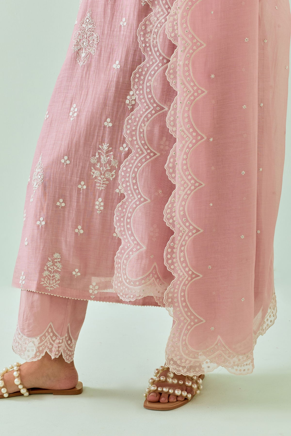 Pink Scalloped Embroidery Kurta Set