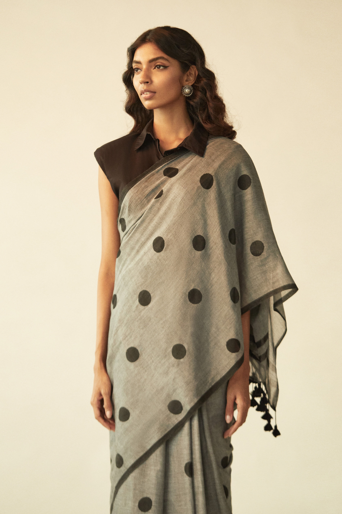 Grey Mul Saree With Black Polka Dots