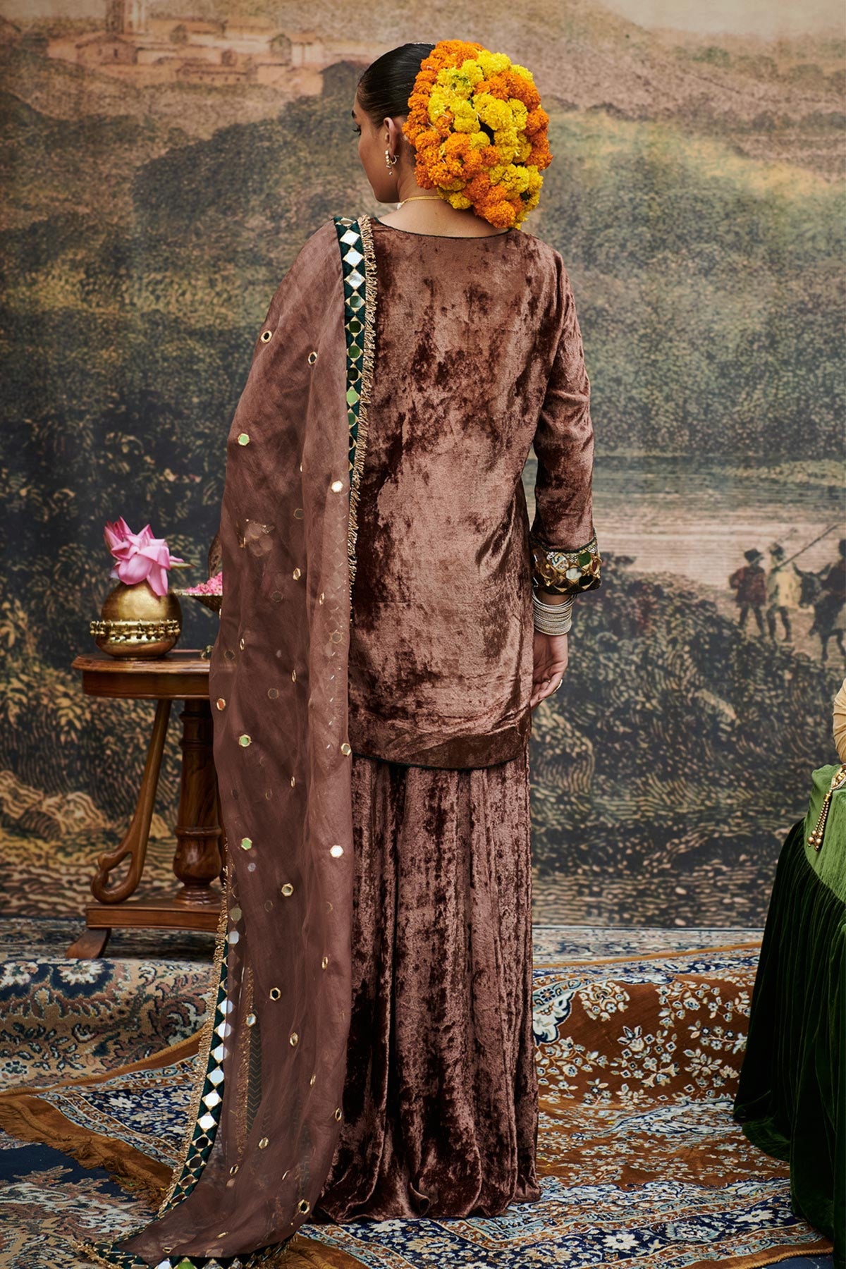 Makhmal Khayal Kurta Set