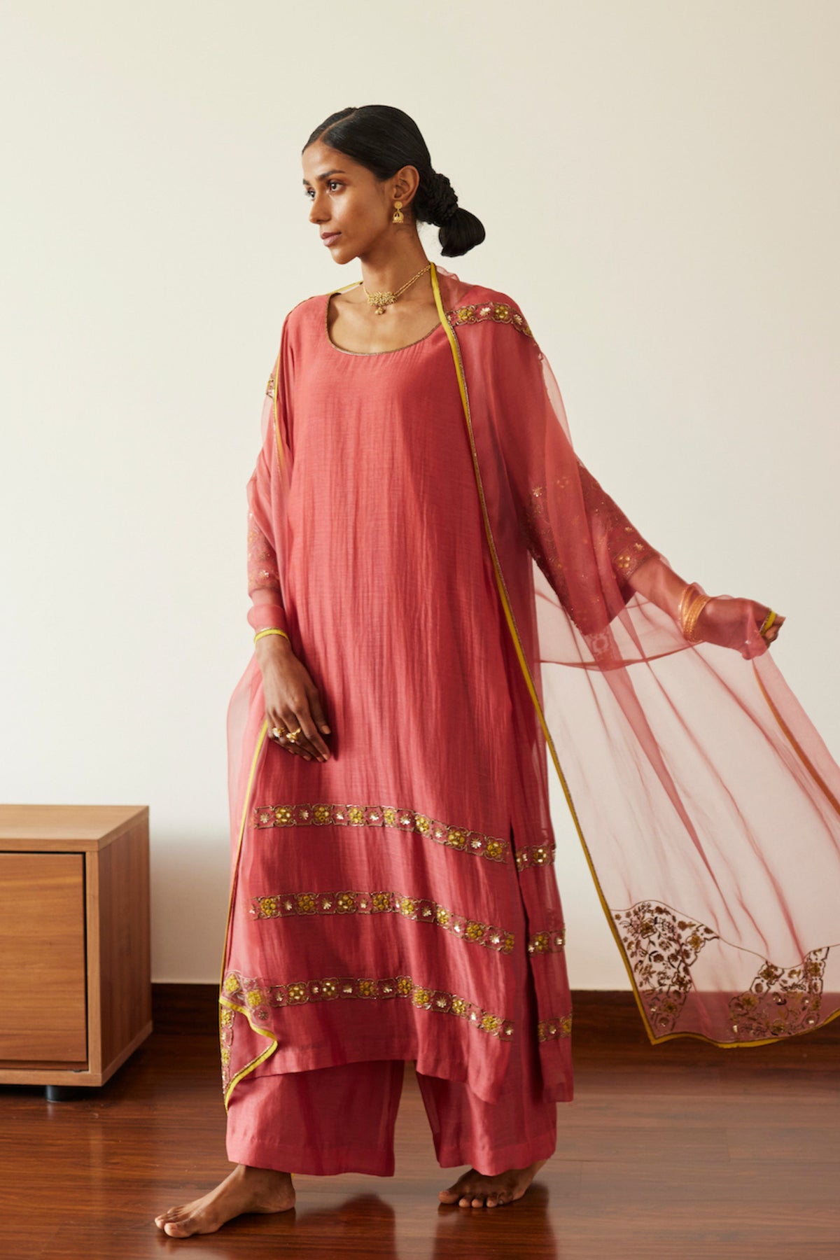 Pink Rekha Dupatta