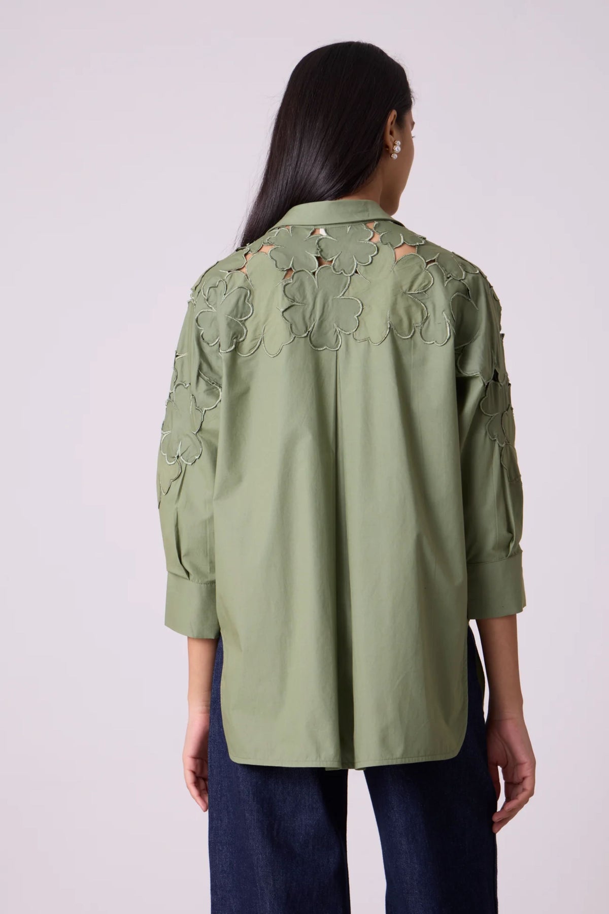 Amaryllis Applique Vine Green Shirt