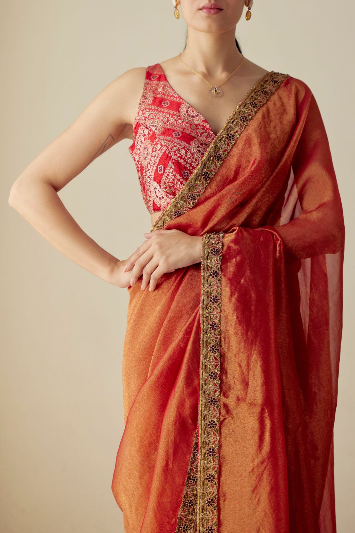 Neeksha Tissue Silk Saree