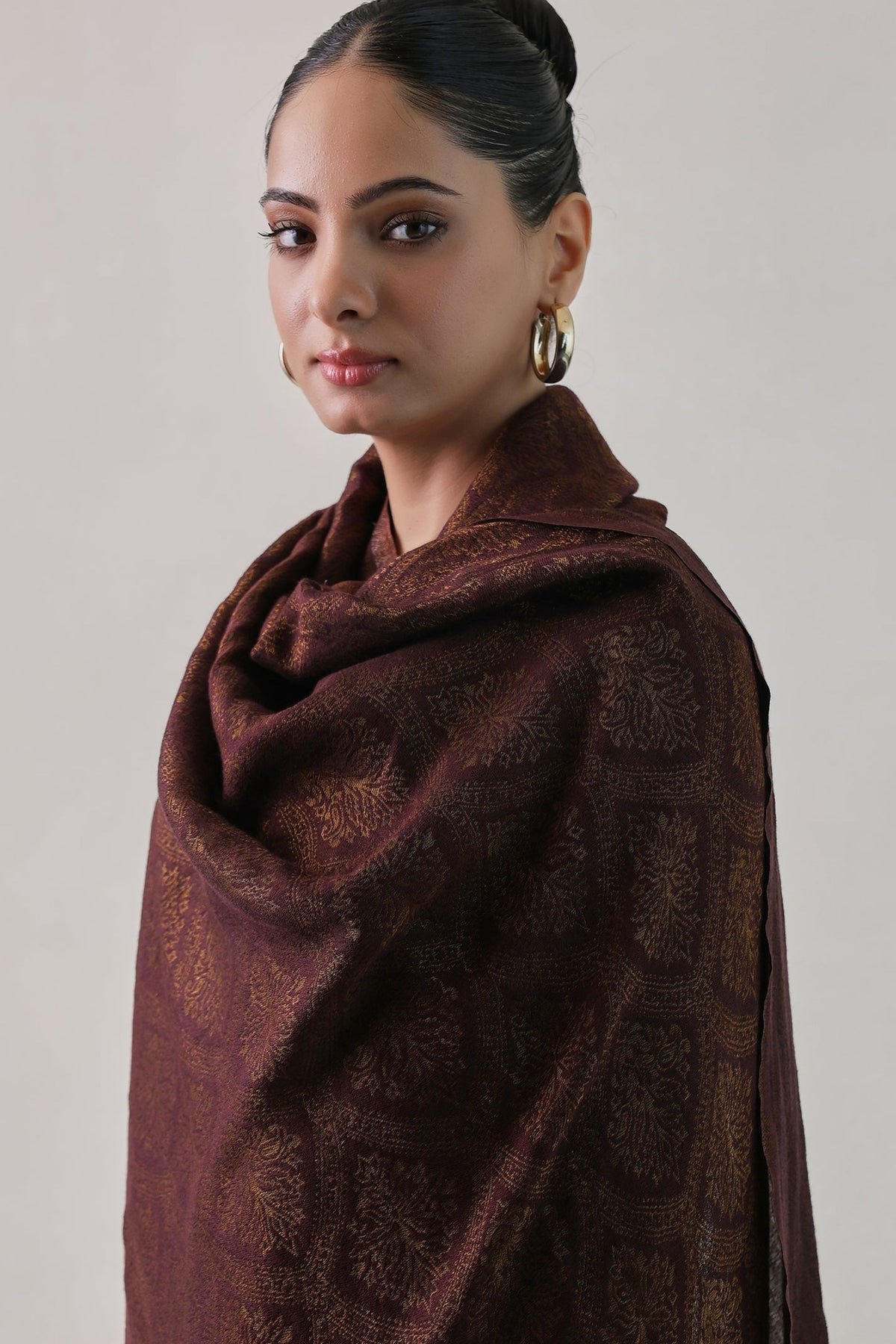 Tabbasum Reversible Zari Brown Stole