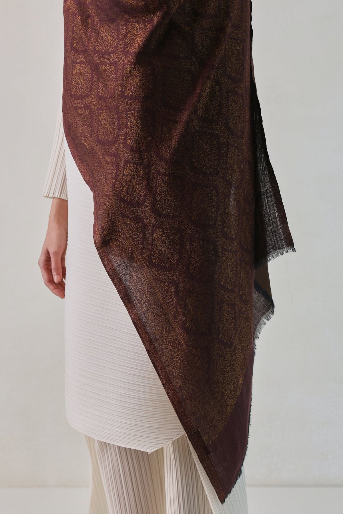 Tabbasum Reversible Stole in Brown