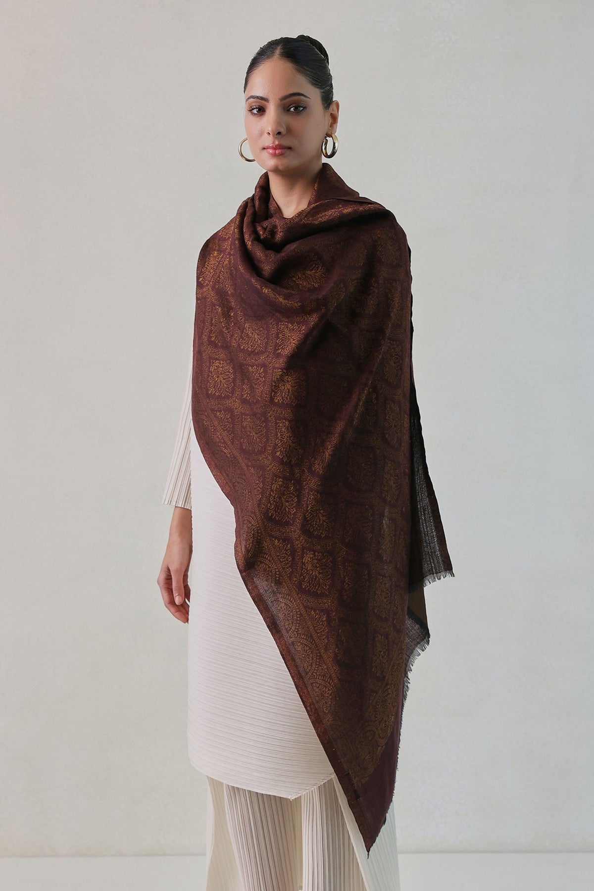 Tabbasum Reversible Zari Brown Stole