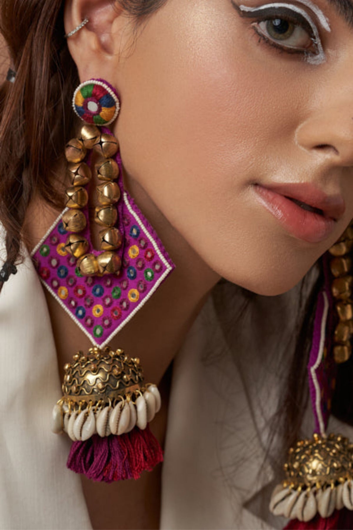 Araftnoor Earrings