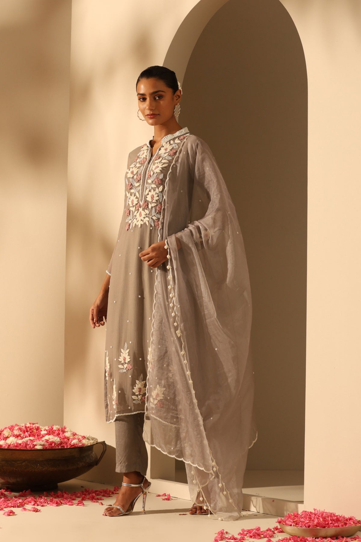 Dhisha Grey Kurta Set