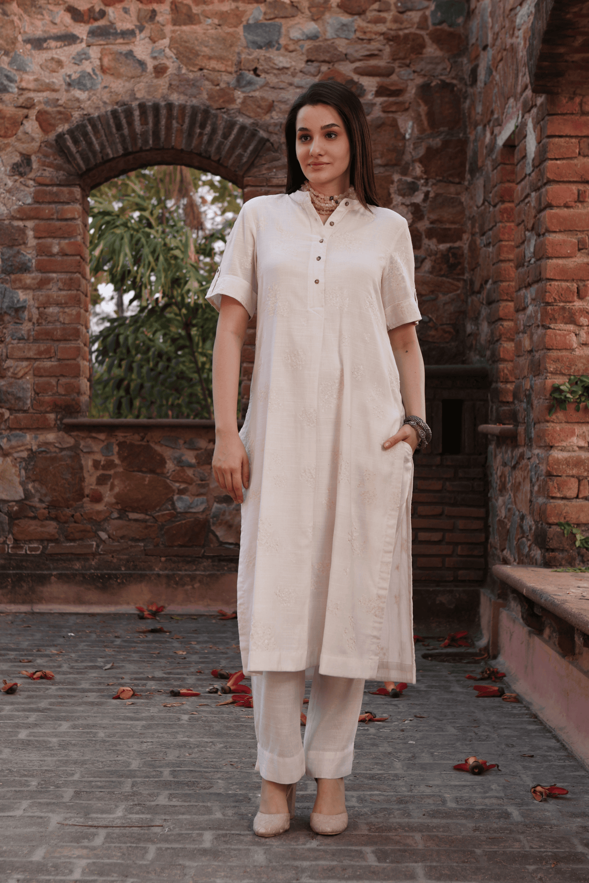 Collared Ivory Kurta And Pant