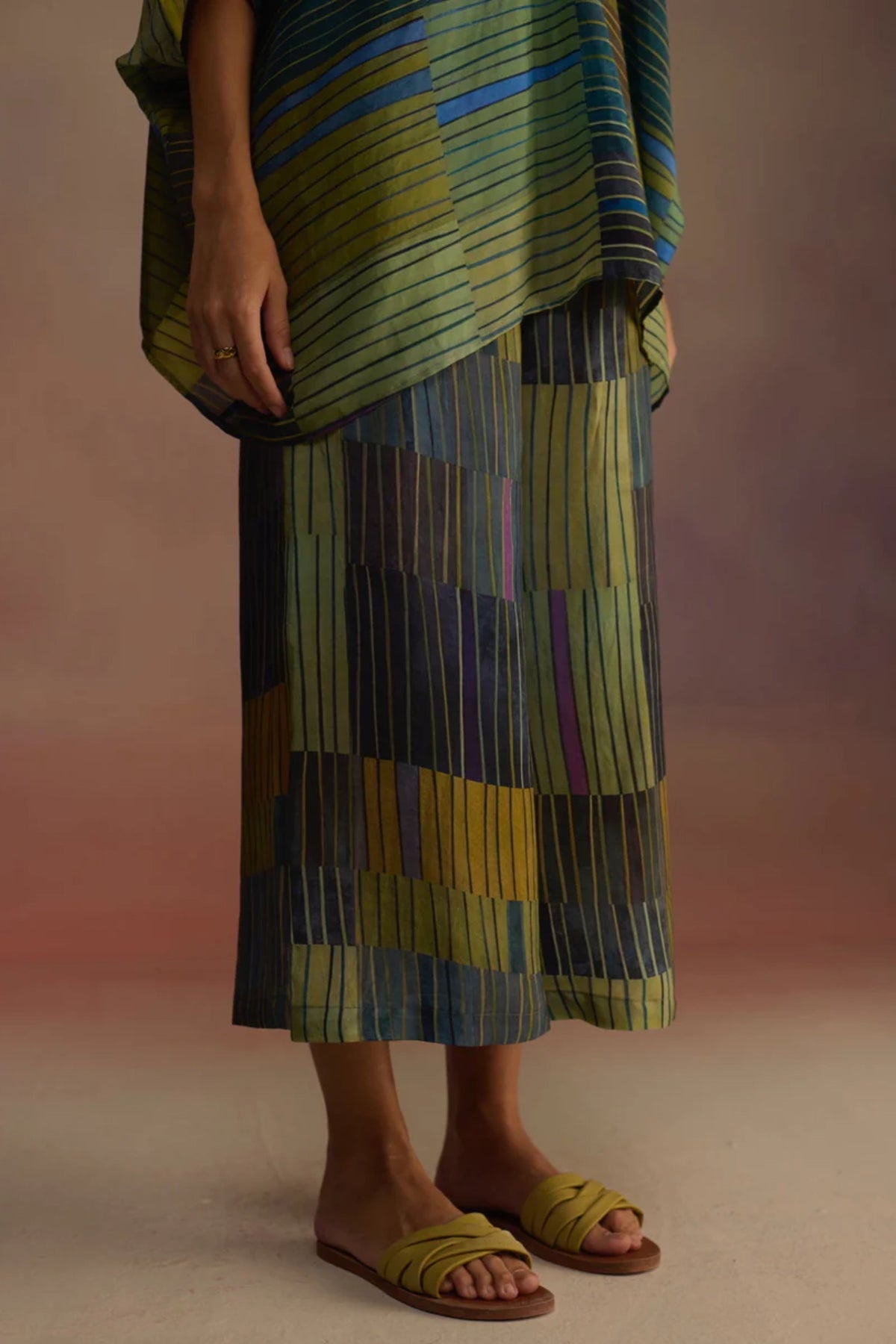 Trellis Asymmetrical Kaftan