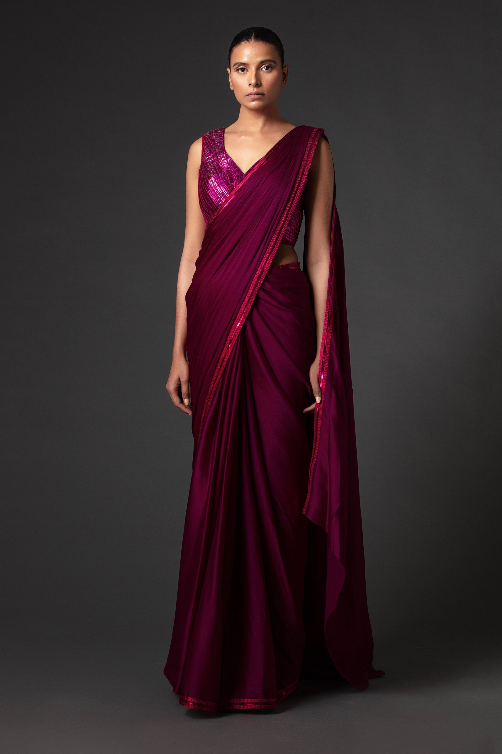 Amit Aggarwal on Instagram: “𝗦𝗨𝗣𝗘𝗥𝗡𝗢𝗩𝗔 COUTURE 2022 . Metallic  draped saree with ombré structured palla paired w… | Metallic blouses,  Drape saree, Fashion