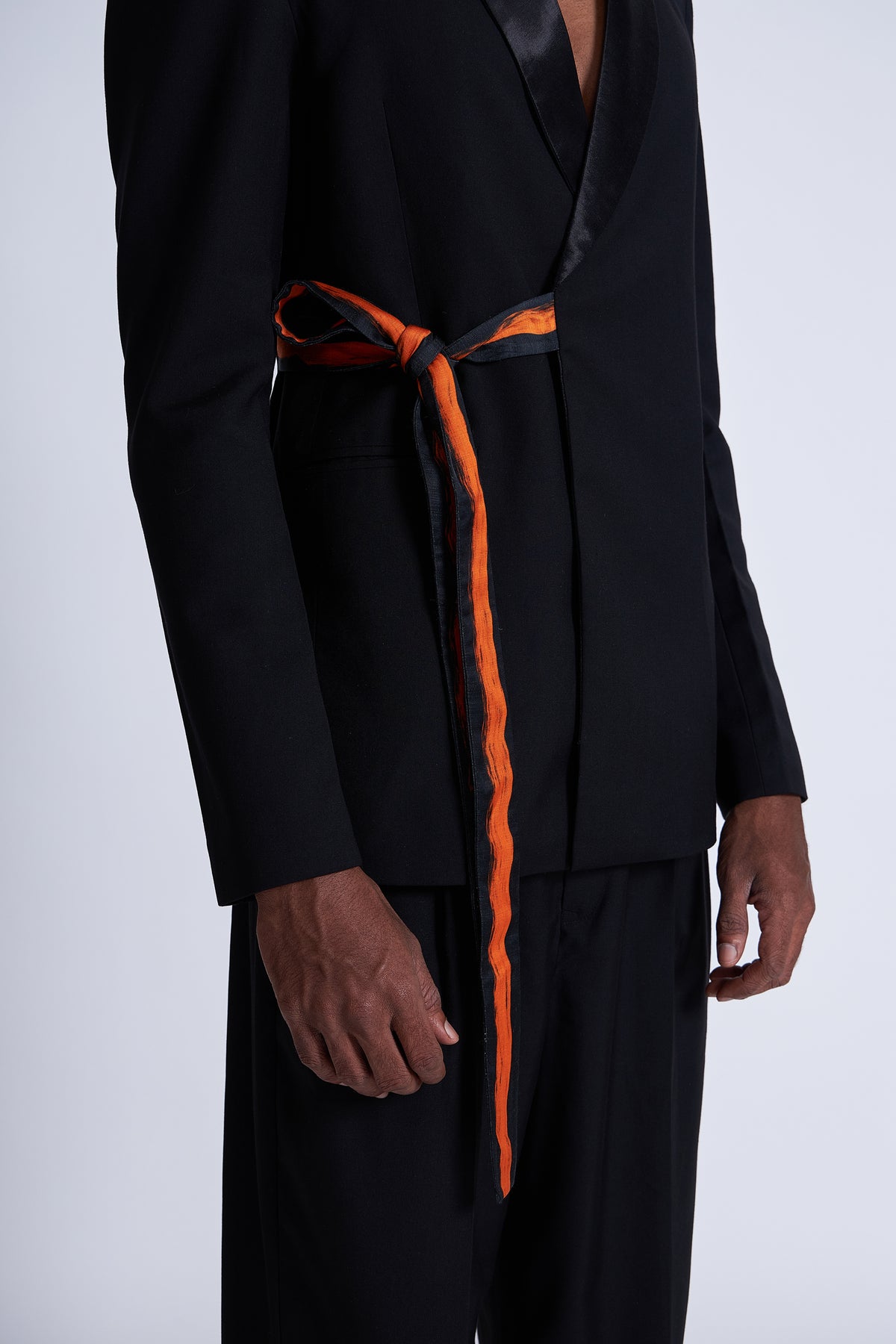 Kuro Tie Up Blazer