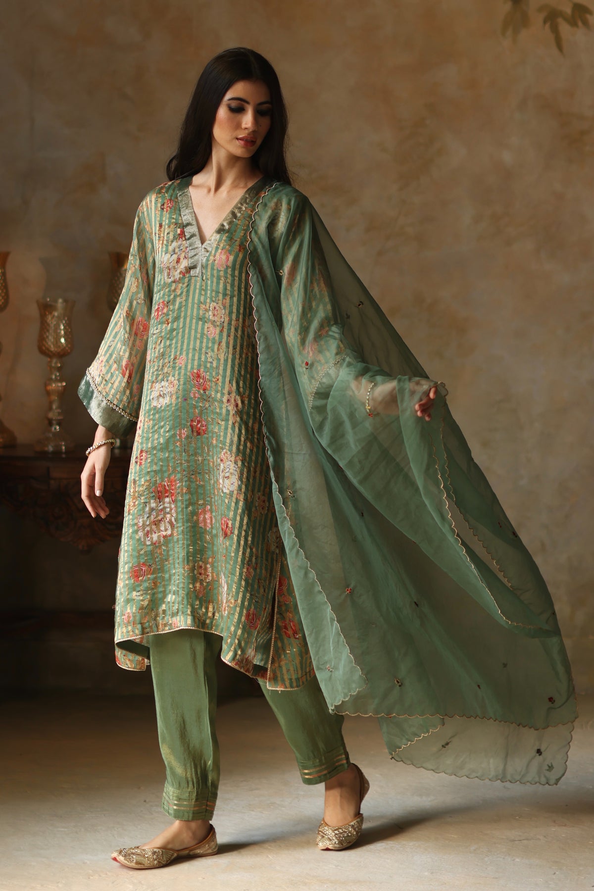 Ikai Kurta Set